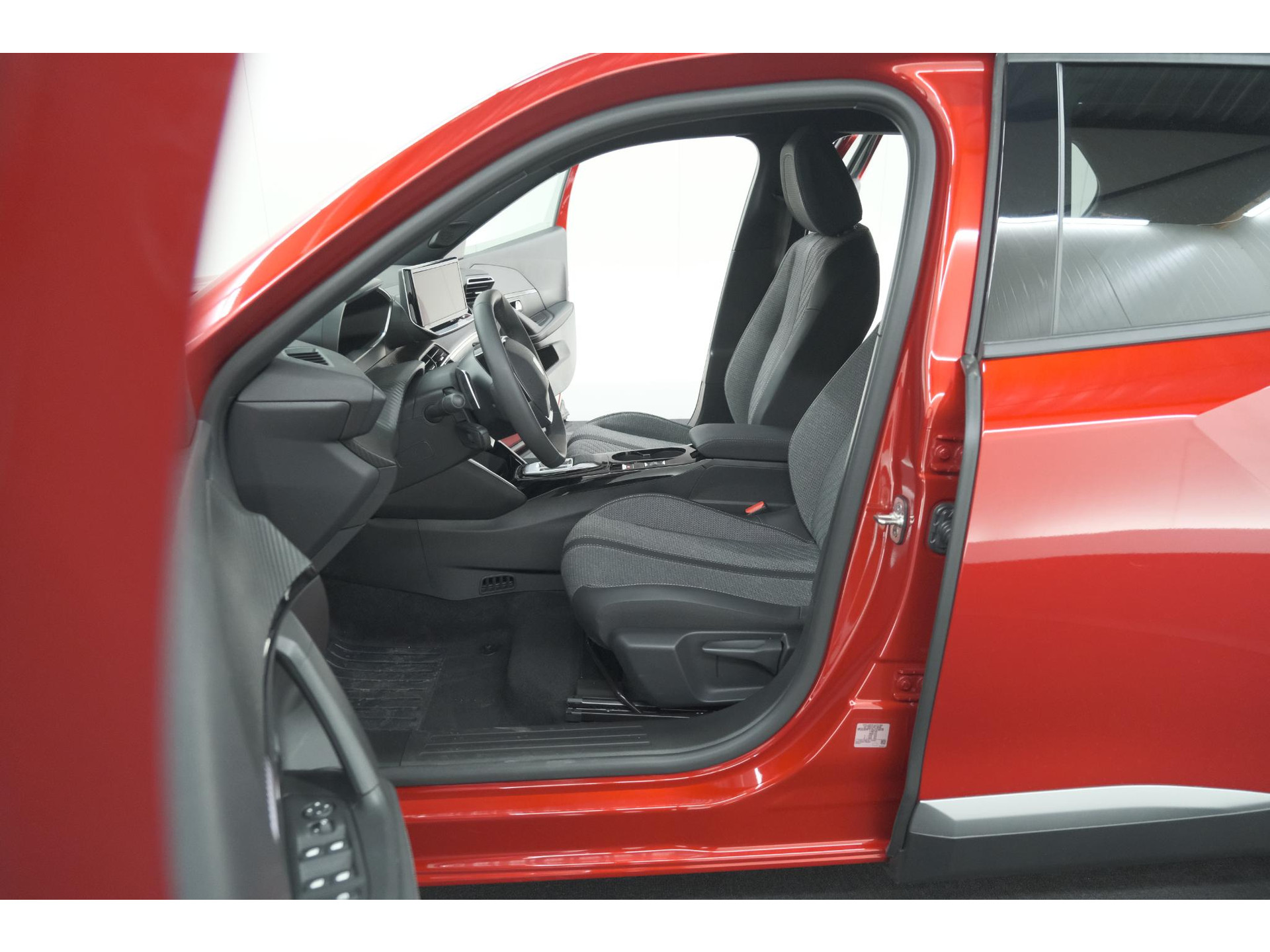 Peugeot 2008 Hybrid 145 e-DCS Allure | 360 Camera | Adaptieve Cruise Control | Navigatie | Dodehoekdetectie