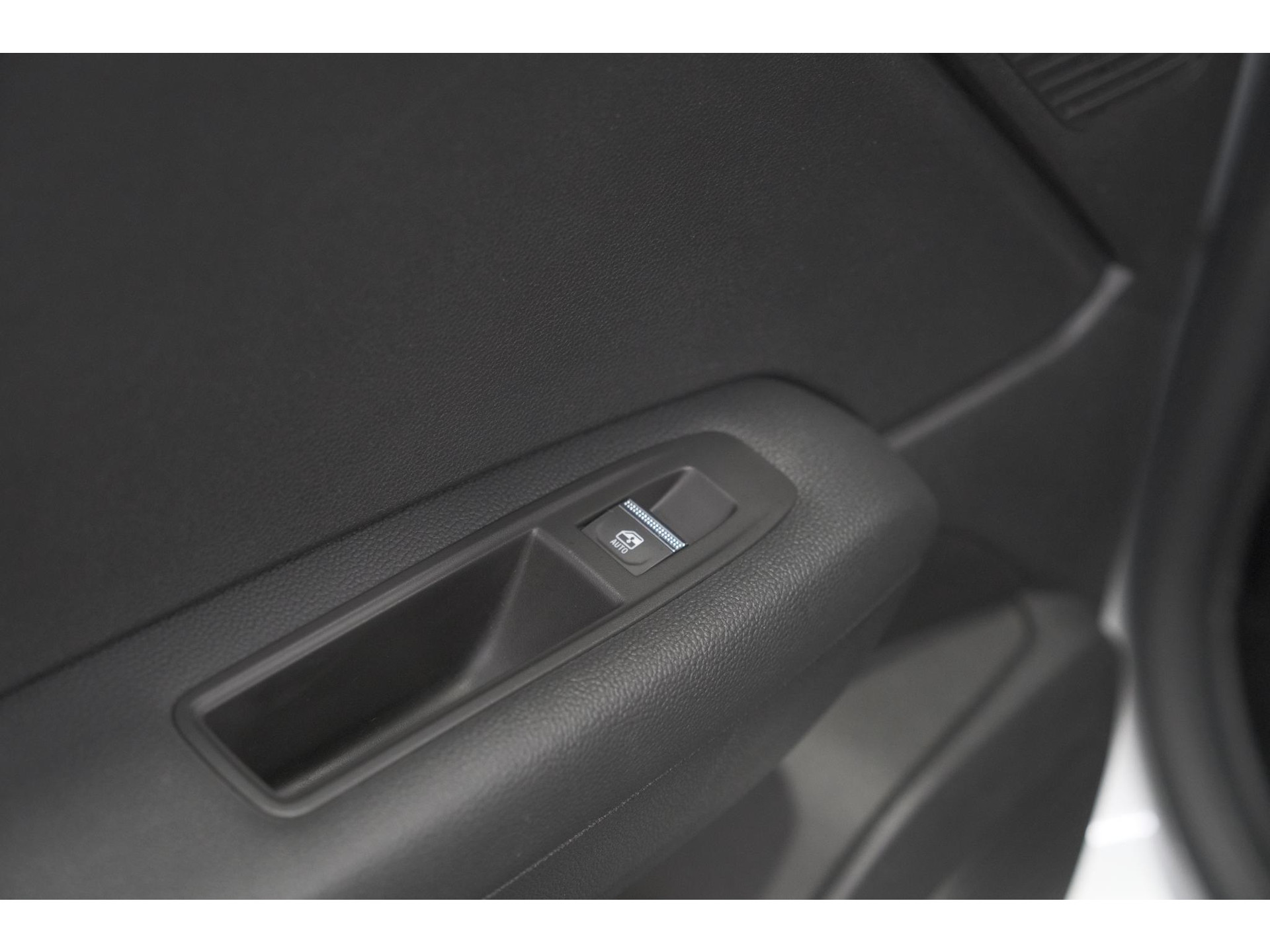 Renault Captur 1.6 E-Tech full hybrid 145 techno | Pack Full Screen | Camera | Navigatie | Parkeersensoren