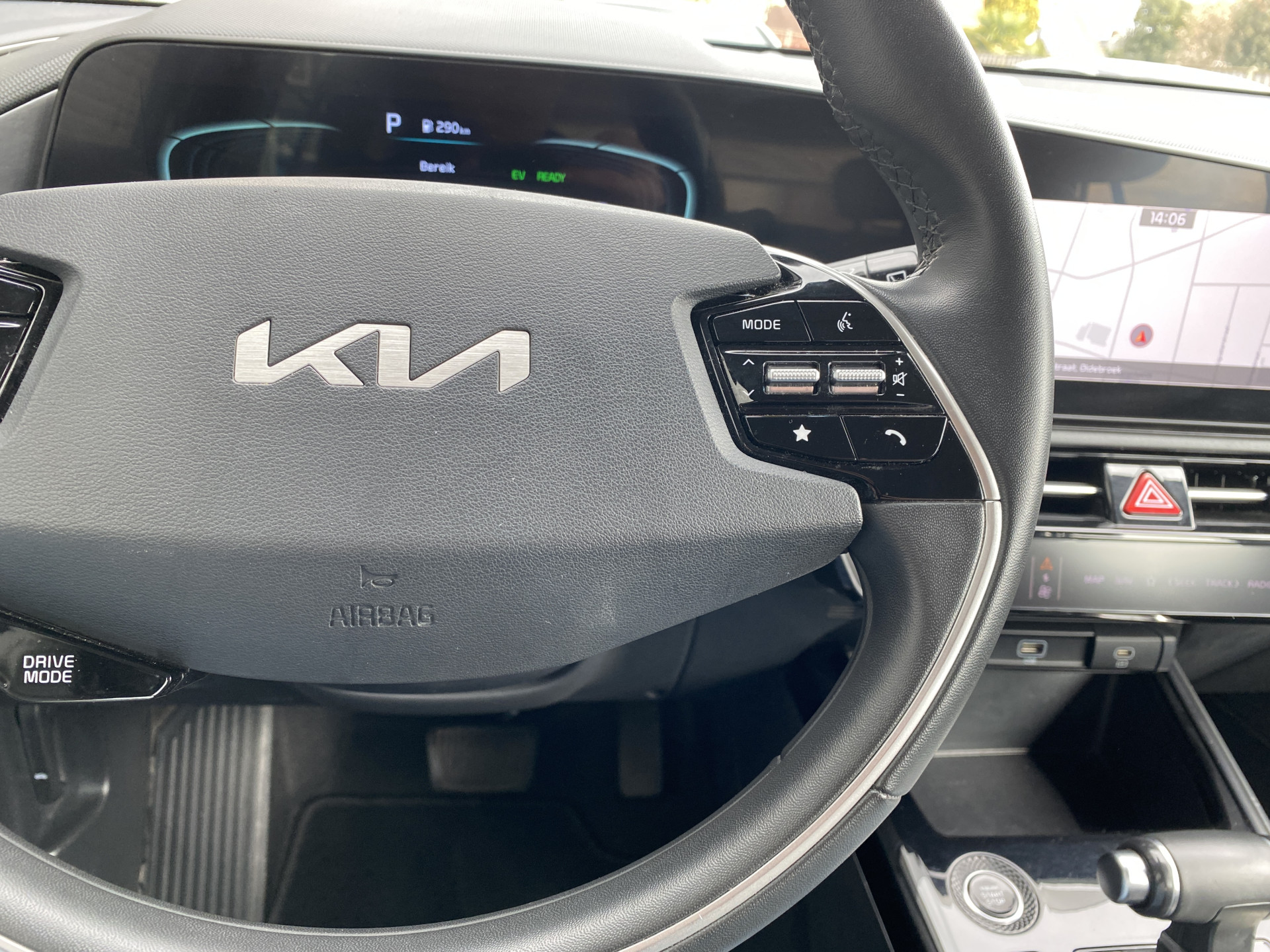 Kia Niro 1.6 GDi PHEV 184 pk DynamicLine AUT. | 1e eigenaar | navigatie | adaptieve cruise | camera | 2 laadkabels | keyless entry