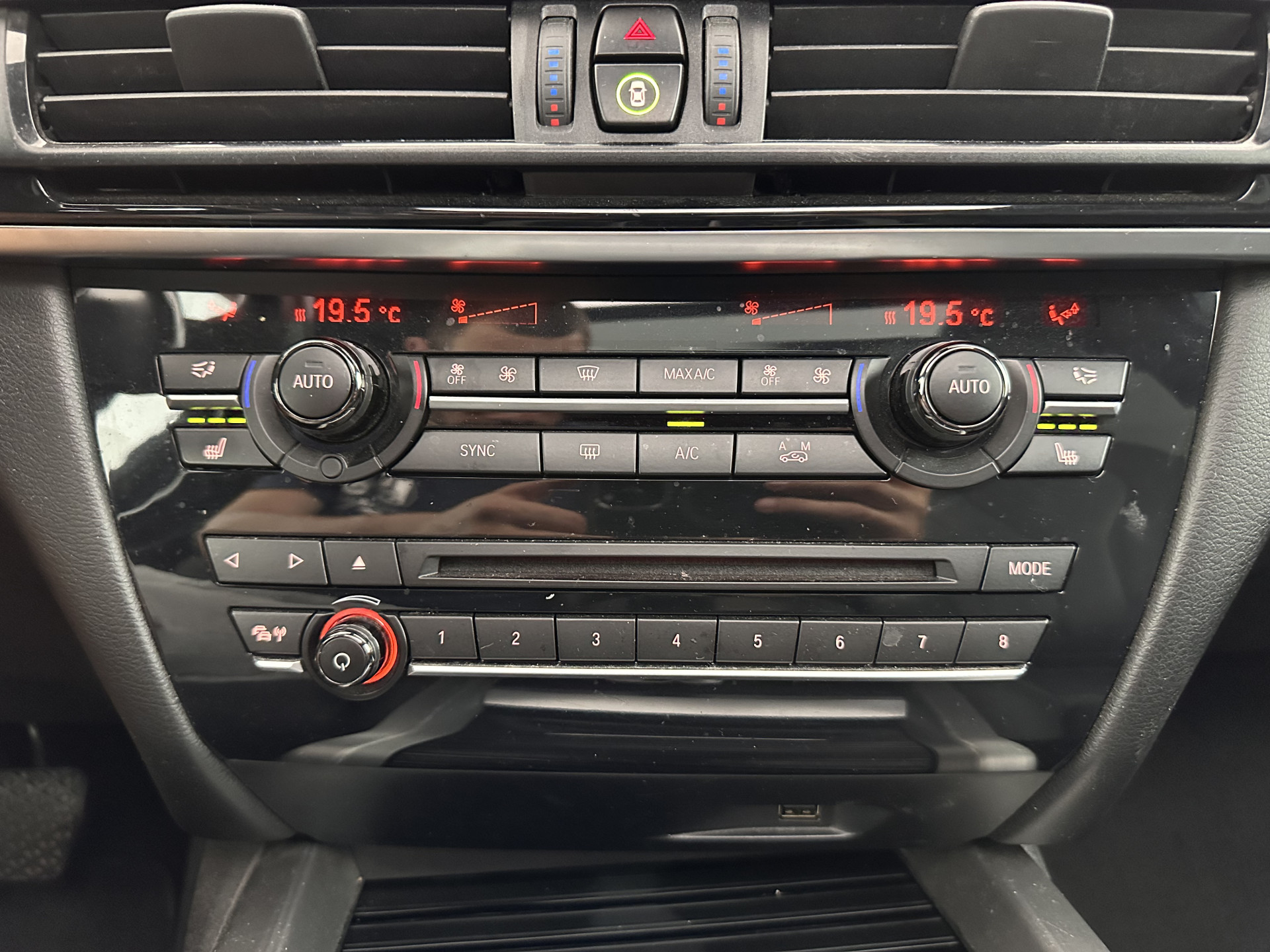 BMW X5 M50d M-Sportpack Aut. *PANO | HEAD-UP | LUXURY-LEATHER | ADAPTIVE-CRUISE | SOFT-CLOSE | BANG&OLUFSEN | TOP-VIEW | BLINDSPOT | NIGHT-VISION | MEMORY-PACK | DIGI-COCKPIT | HEATED-COMFORTSEATS | NAVI-FULLMAP |