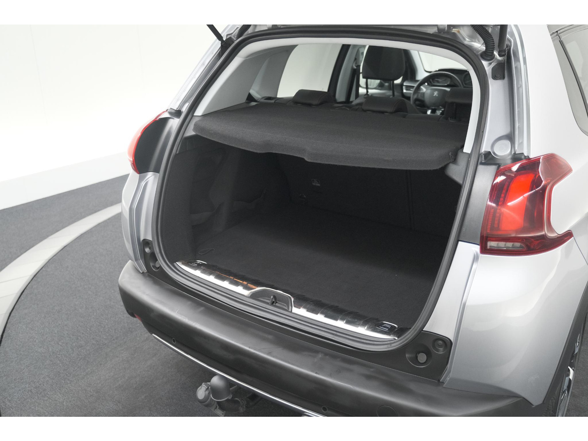 Peugeot 2008 PureTech 110 EAT6 GT-Line | Trekhaak | Panoramadak | Apple Carplay | Parkeersensoren