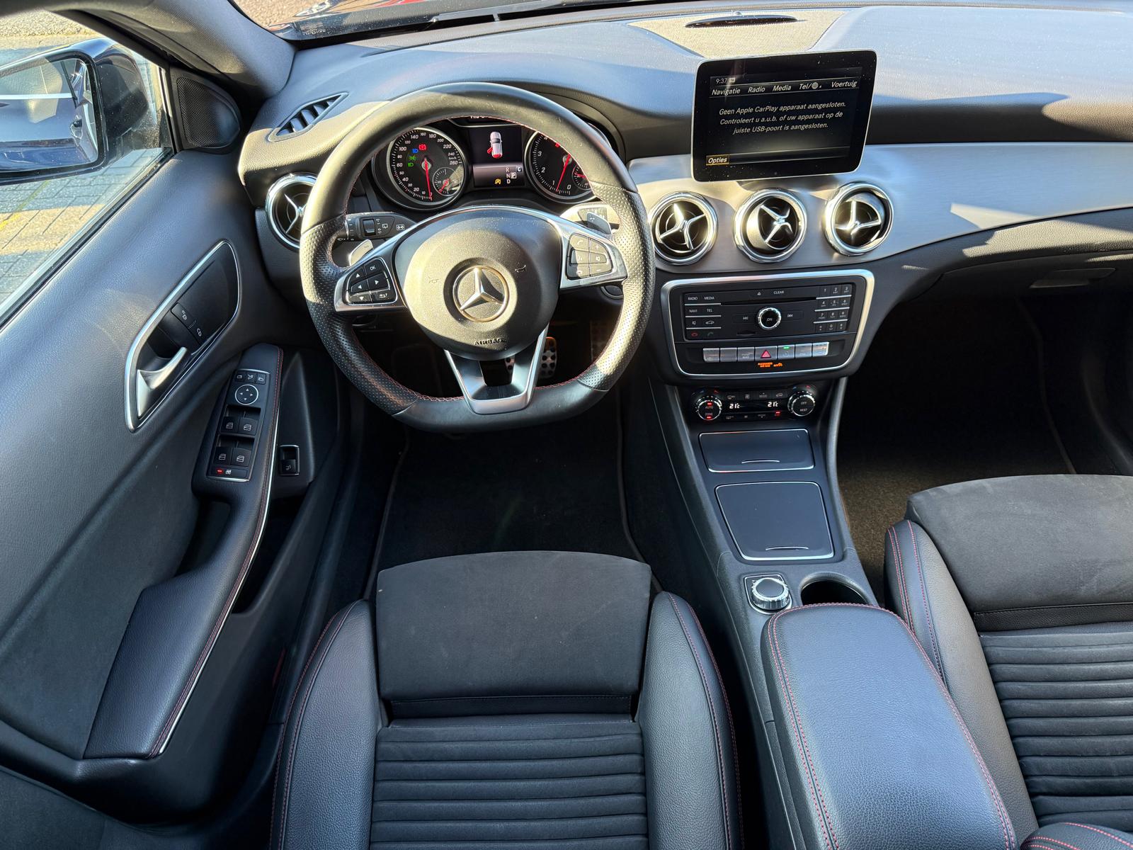 Mercedes-Benz GLA-klasse 180 Business Solution AMG | 2E EIGENAAR | 3/6/12MND GARANTIE | LED | CARPLAY | CRUISE | AUTOMAAT | STOELVERWARMING |