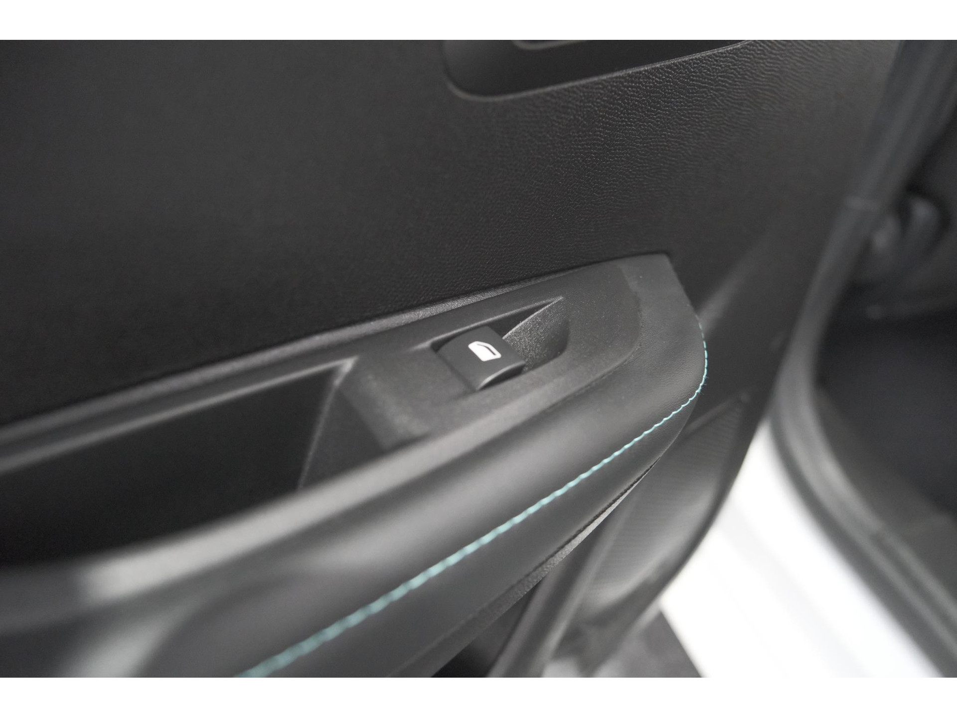 Peugeot 208 PureTech 100 Allure Pack | Camera | Apple Carplay | Stoelverwarming | Parkeersensoren