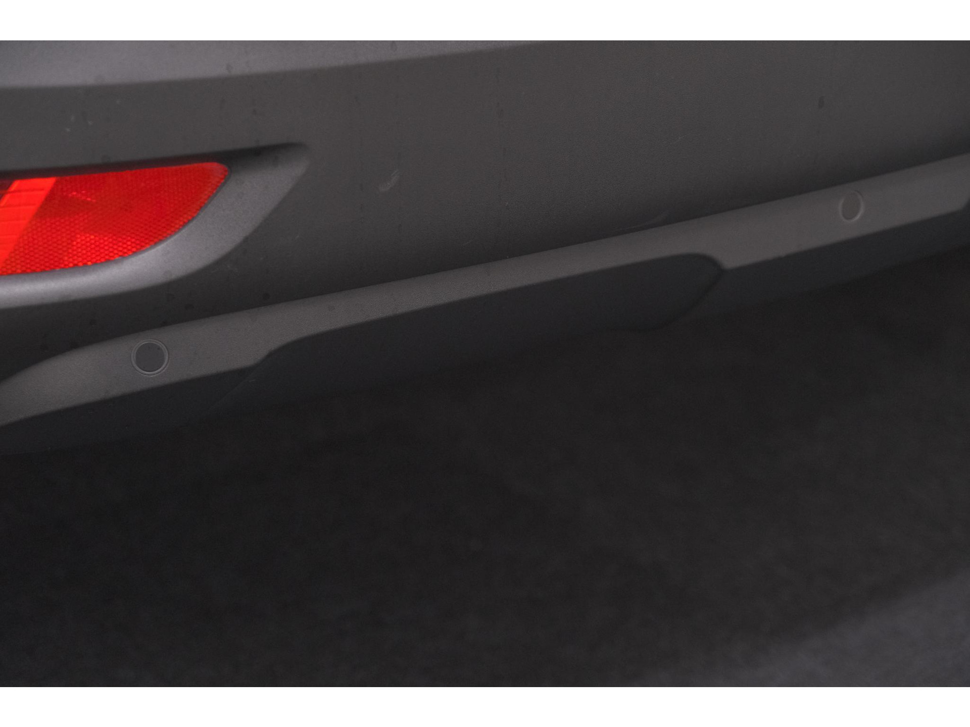 Peugeot 5008 PureTech 130 EAT8 Active Pack Business | 7 Zitplaatsen | Camera | Navigatie | Apple Carplay | Parkeersensoren