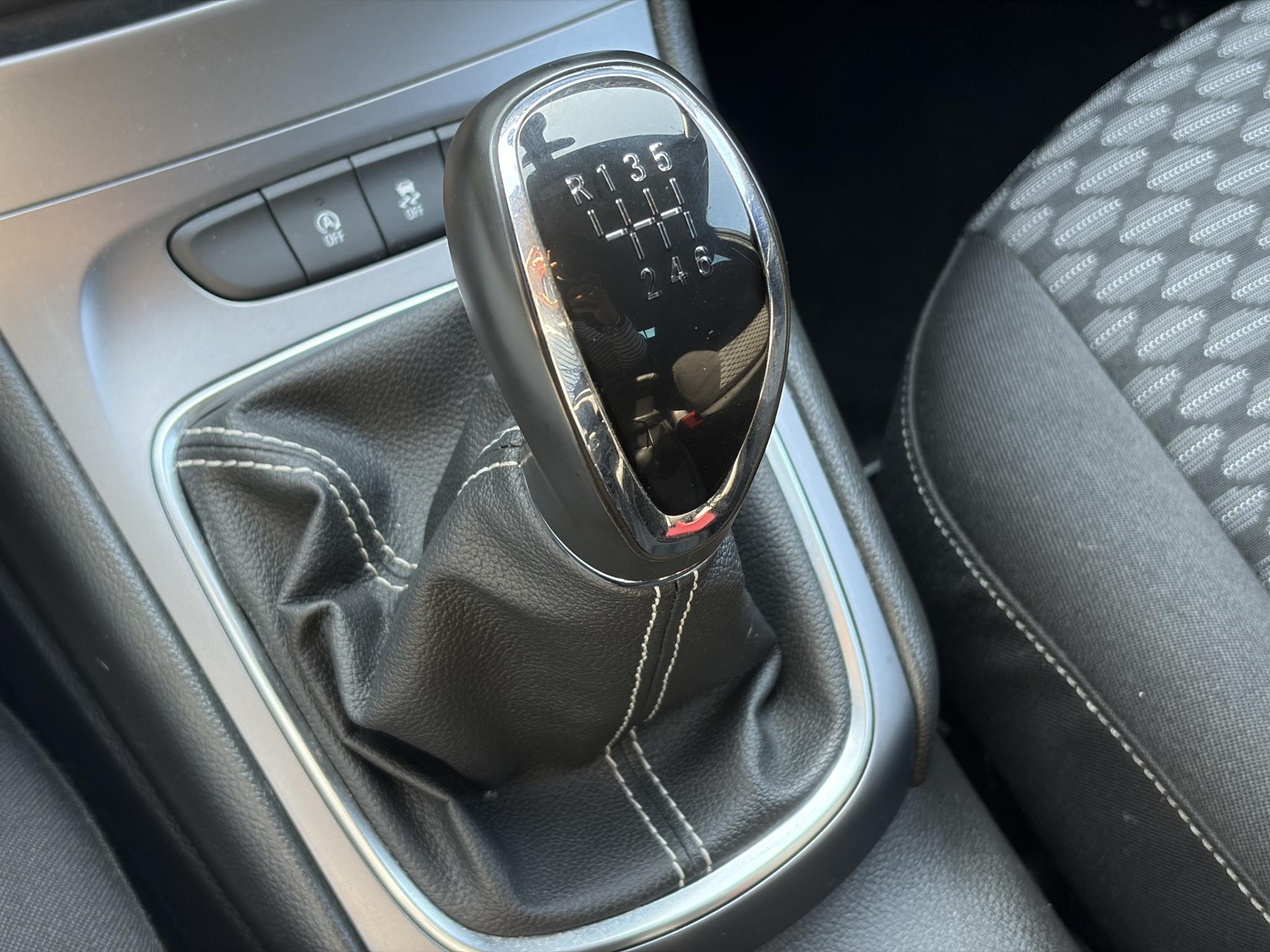 Opel Astra 1.4 Black Edition 2e Eigenaar,Carplay,150pk,Navi,6 Bak,Airco,Cruise,Lm velgen,Pdc,N.A.P,Apk tot 10-2027