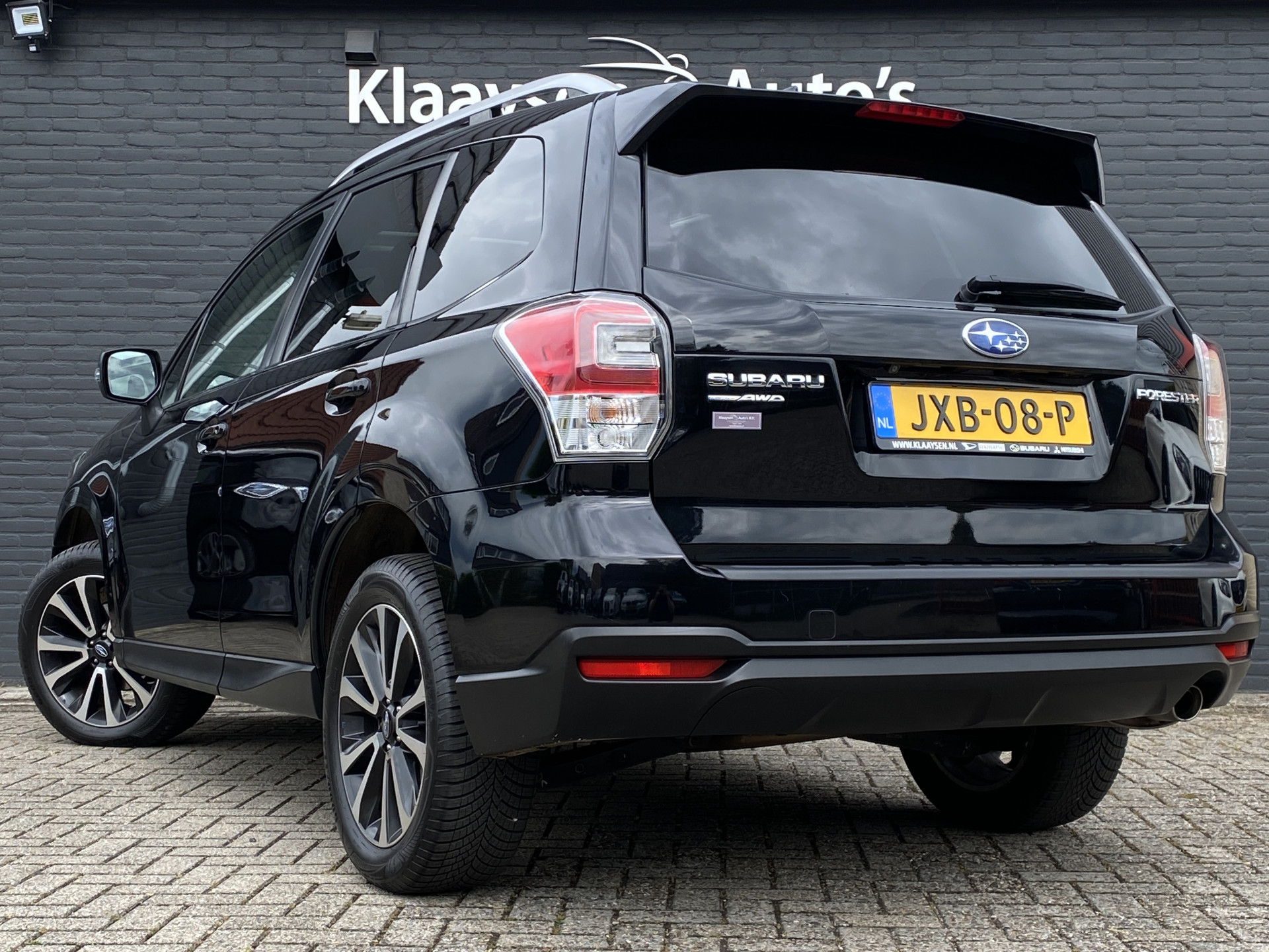 Subaru Forester 2.0 AWD Premium 150 pk AUT. | 1e eigenaar | dealer onderhouden | navigatie | leder interieur | panoramadak | keyless