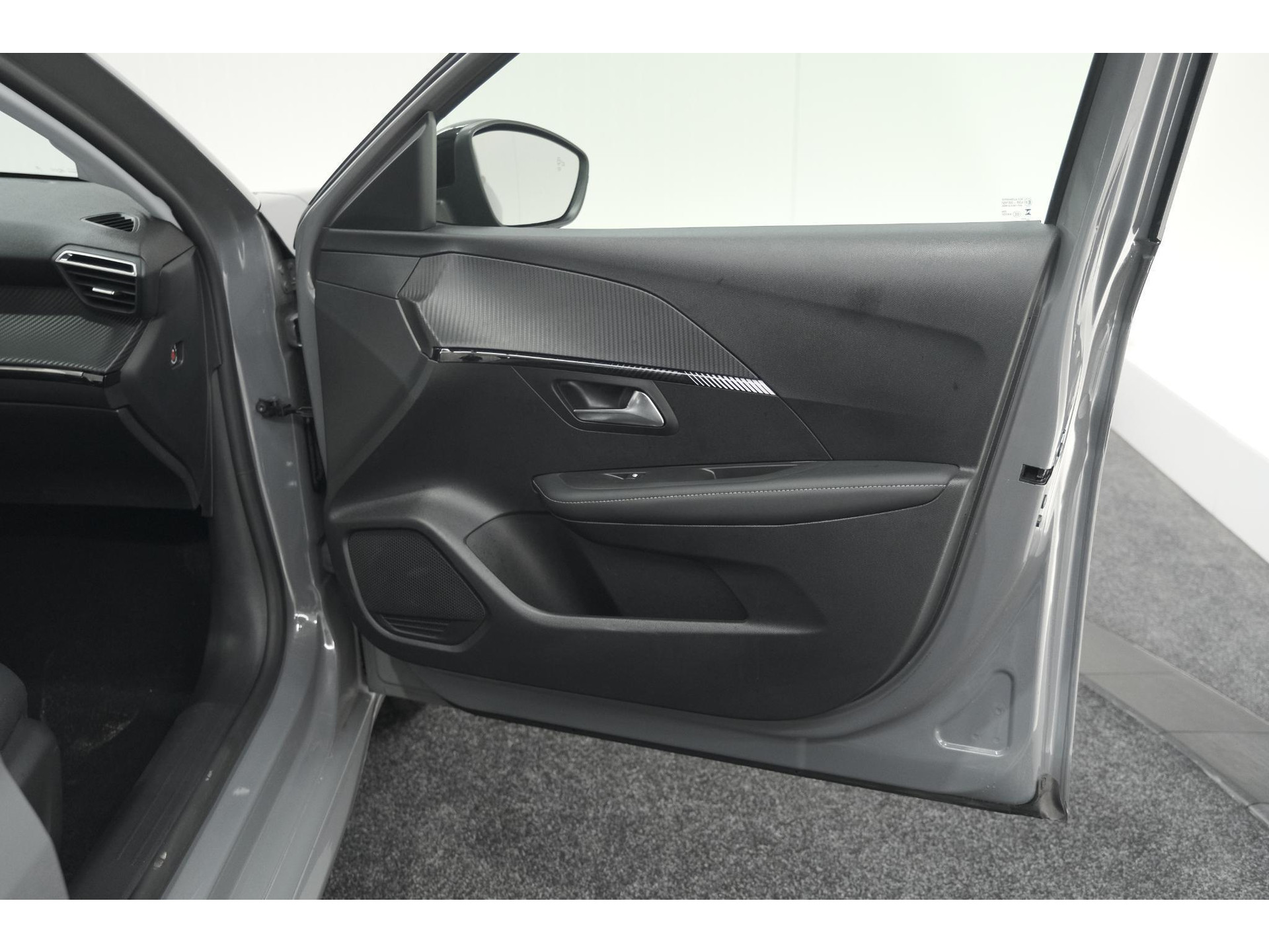Peugeot 208 PureTech 100 Allure | 360 Camera | Adaptieve Cruise Control | Navigatie | Dodehoekdetectie