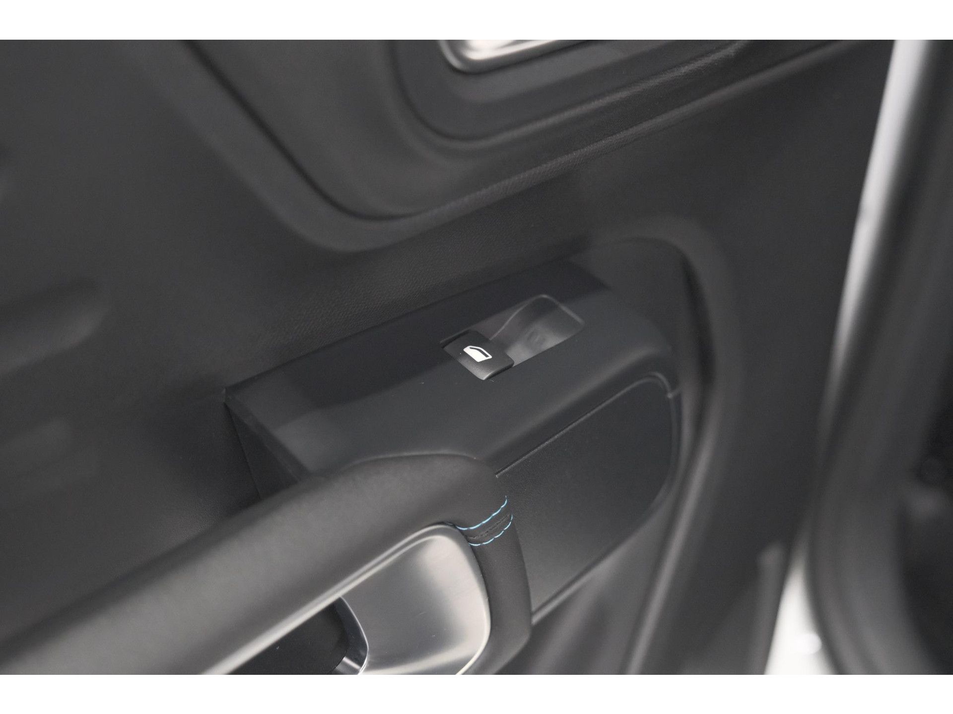 Citroen C5 Aircross Hybrid 136 e-DCS7 Plus | Camera | Navigatie | Parkeersensoren | Apple Carplay
