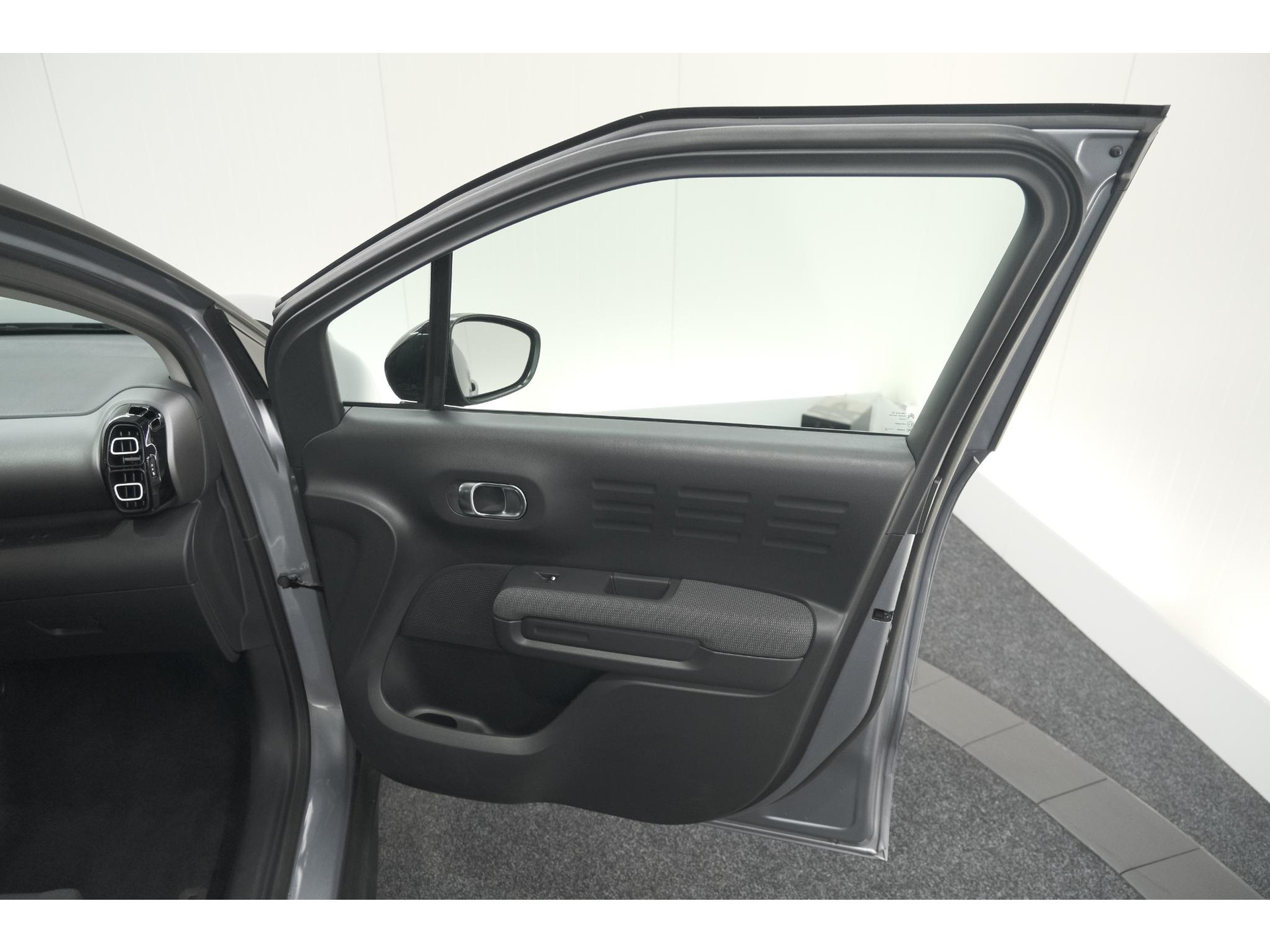 Citroen C3 Aircross PureTech 130 EAT6 Max | Allseason Banden | Parkeersensoren | Navigatie | Apple Carplay