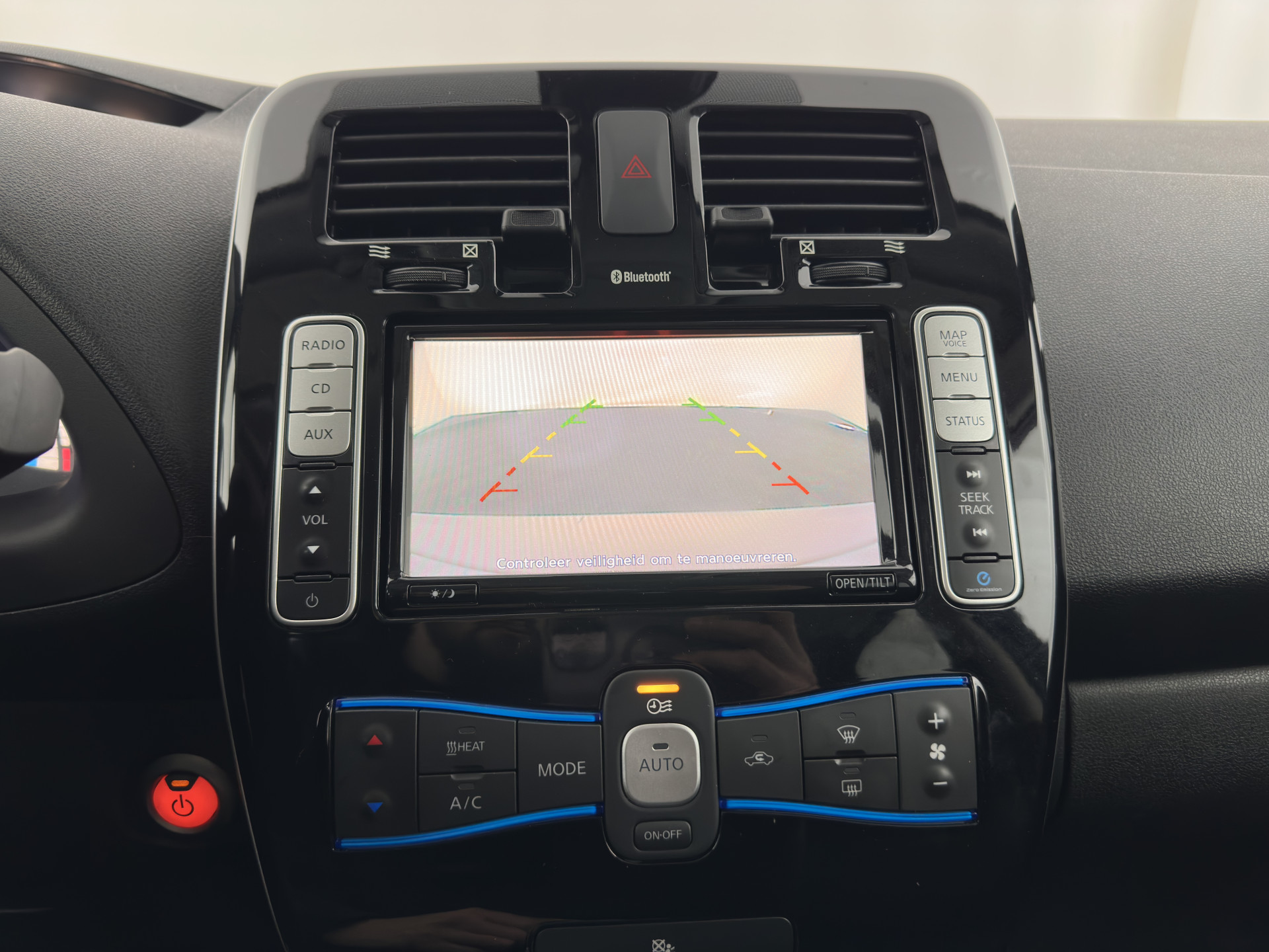 Nissan LEAF Acenta 30 kWh *NAVI-FULLMAP | MICROFIBRE | DAB | CAMERA | ECC | CRUISE | DIGI-COCKPIT | HEATED- COMFORTSEATS | PRIVACY-GLASS | 16"ALU*