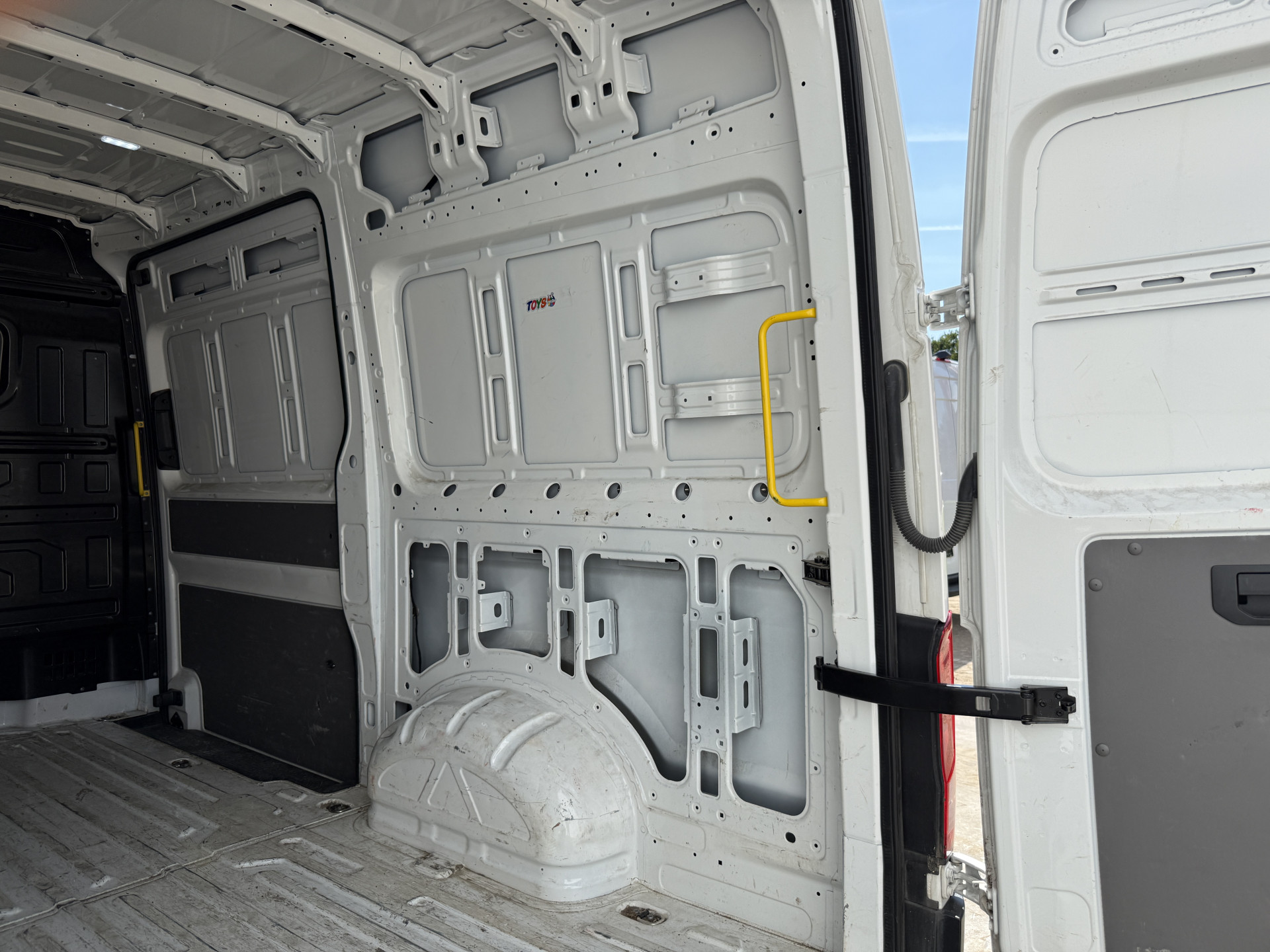 Volkswagen Crafter 2.0 TDI 140PK L3H3 Camera Airco Carplay Parkeersensoren Euro 6