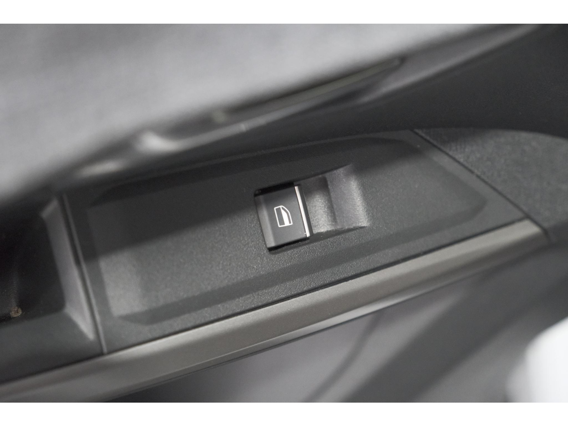 Peugeot 5008 1.2 Hybrid 136 GT 7p | Adaptieve Cruise Control | Camera | Elektrische Kofferklep | Stoelverwarming