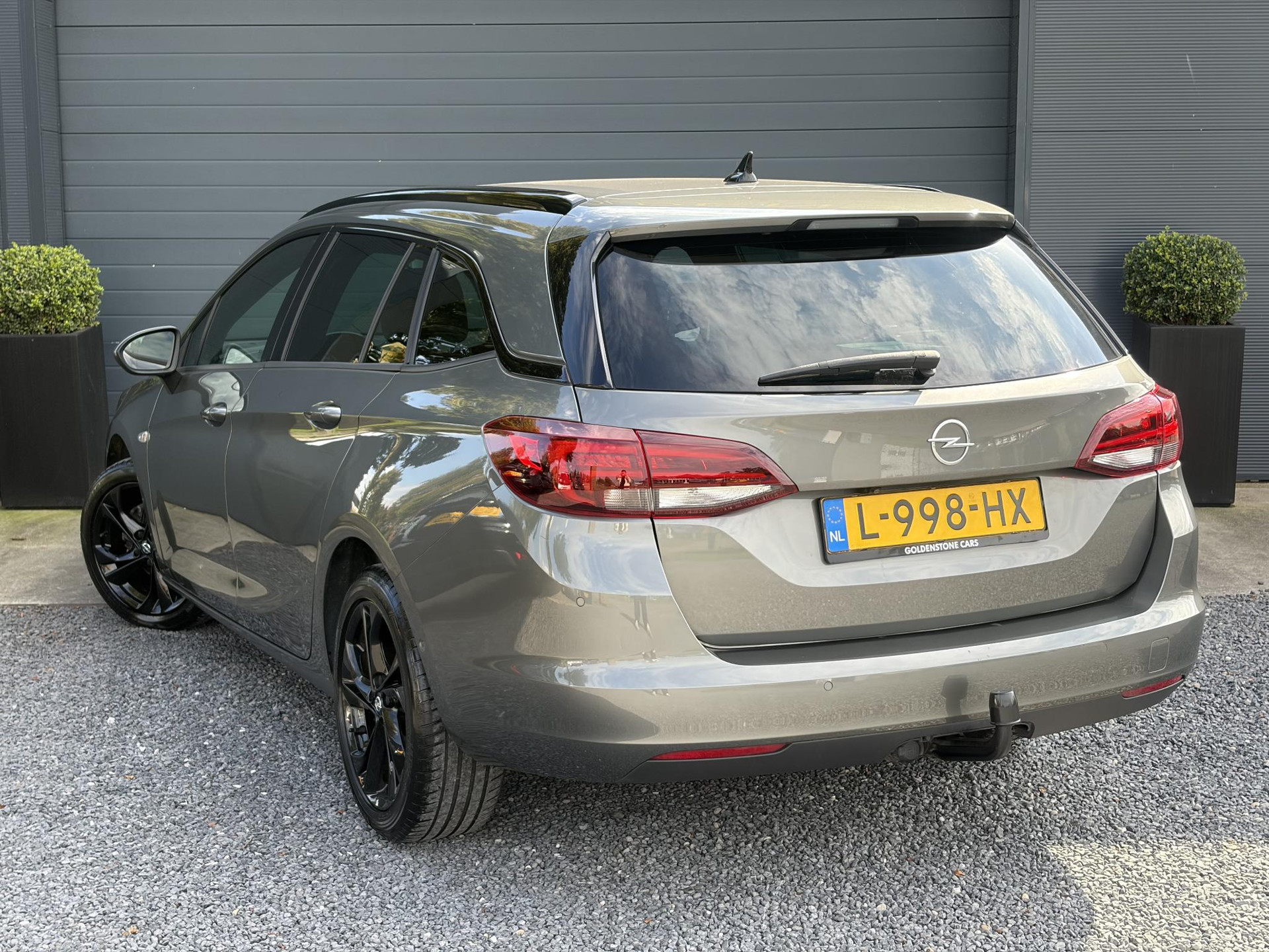 Opel Astra Sports Tourer 1.2 Ultimate ✓146pk✓Carplay✓Camera✓Stoelverw✓Stuurverw✓Keyless✓Pdc V+A✓Alcantara-Leder✓Clima✓Cruise✓6 Bak✓Rijstrooksensor✓Dodehoeksensor✓17''Lm velgen✓N.A.P✓Apk tot 11-2028