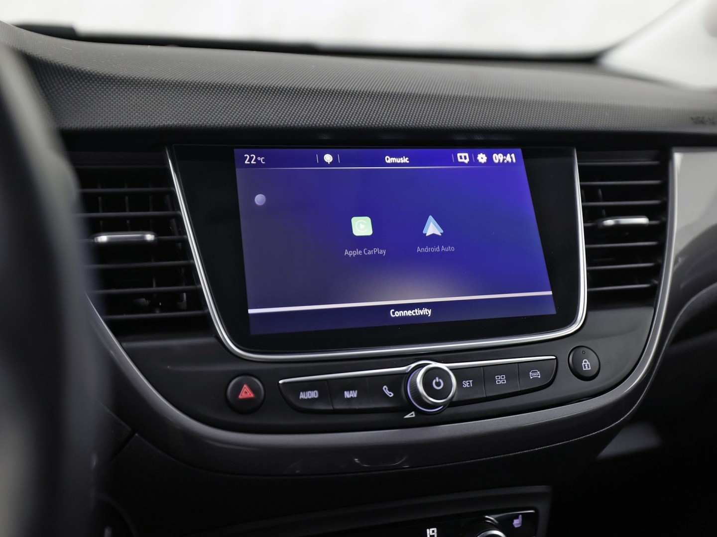 Opel Crossland X 1.2 Turbo Innovation Sport Automaat (APPLE CARPLAY, GROOT NAVI, CLIMATE, STUUR/STOELVERWARMING, SPORTSTOELEN, LEDER, GETINT GLAS, PARKEERSENSOREN, NIEUWSTAAT)