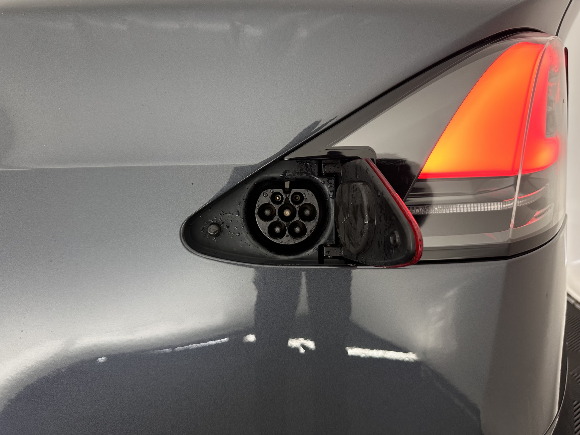 Tesla Model X 75D Base 7-Pers. [ 3-Fase-17kW ] {SOH-88%} Aut. *PANO-WINDOW | AUTOPILOT | LEATHER-FABRIC | TOPVIEW | NAVI-FULLMAP | FULL-LED | AIRSUSPENSION | DIGI-COCKPIT | KEYLESS | CAMERA | DAB+ | HEATED-COMFORTSEATS | 20''ALU*