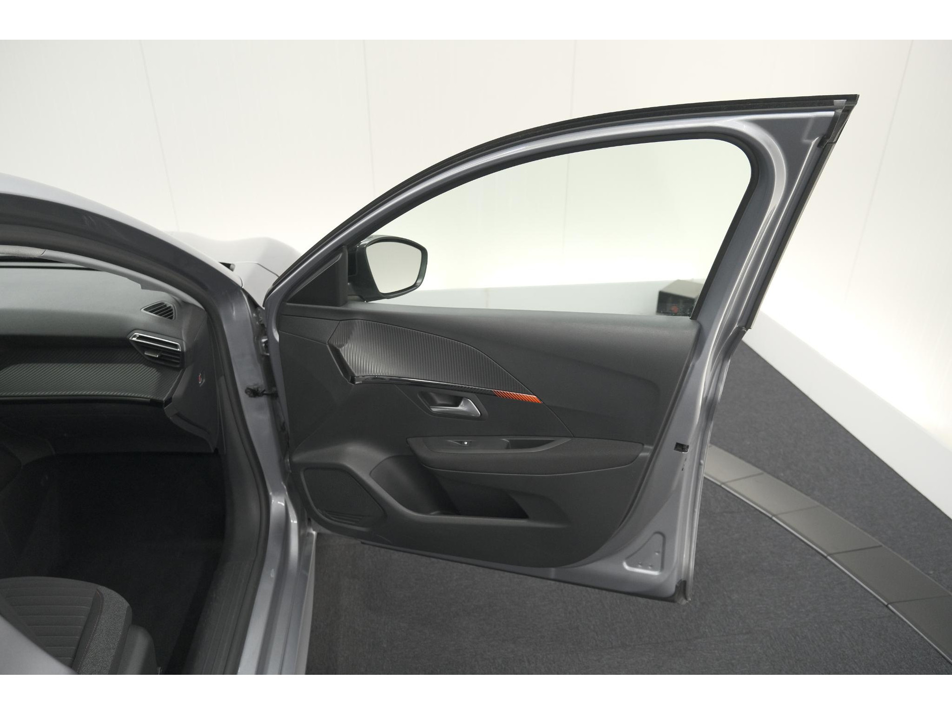 Peugeot 208 PureTech 75 Active Pack | Navigatie | Parkeersensoren | Apple Carplay | Allseason Banden