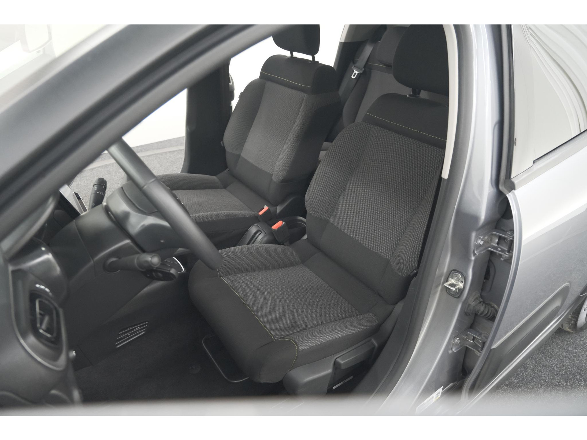 Citroen C3 PureTech 110 EAT6 Max | Parkeersensoren | Apple Carplay | 16 Inch Lichtmetalen Velgen