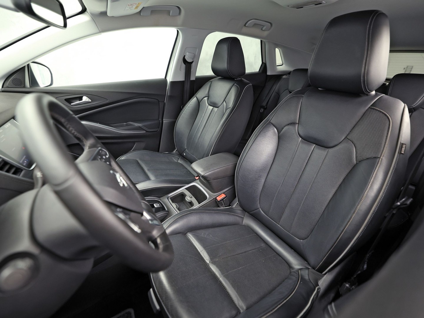 Opel Grandland X 1.2 Turbo Innovation Sport (APPLE CARPLAY, STOELKOELING/VERWARMING, MEMORY SEAT, 360 CAMERA, LEDER, GETINT GLAS, STUURWIEL VERWARMD, NIEUWE APK, NIEUWSTAAT)