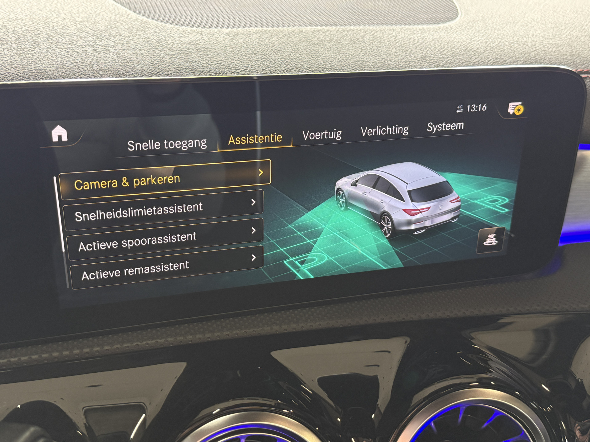 Mercedes-Benz CLA-klasse Shooting Brake 200 Business Solution AMG | Pano | Sfeerverl. | Burmester | Keyless