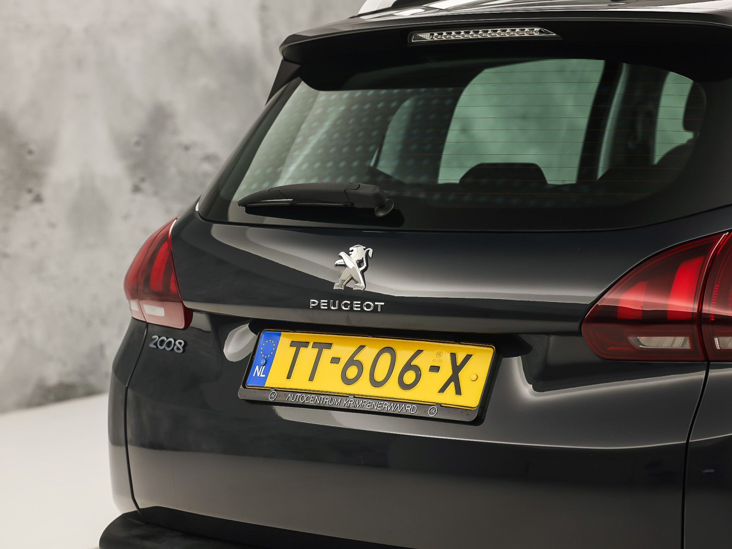 Peugeot 2008 1.2 PureTech Sport (SCHERM, CRUISE, SPORTSTOELEN, NIEUWE APK, NIEUWSTAAT)