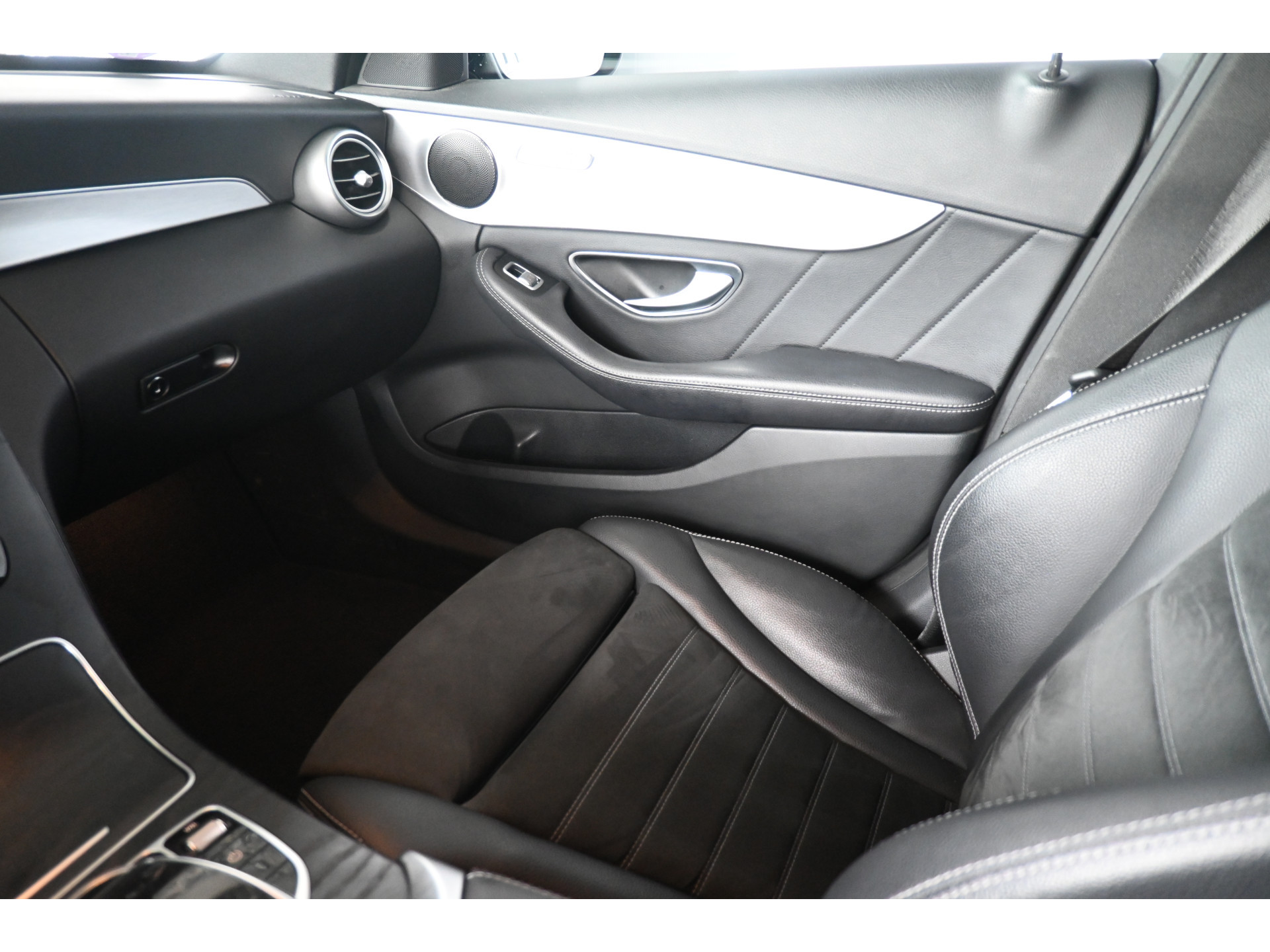 Mercedes-Benz C-klasse Estate 180 Business Solution AMG Line Navigatie Carplay Stoelverwarming Virtual Rijklaarprijs! Inruil Mogelijk!