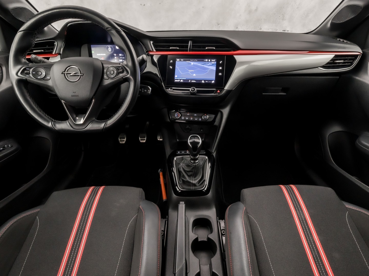 Opel Corsa 1.2 GS Line (VIRTUAL COCKPIT, APPLE CARPLAY, GROOT NAVI, 360 CAMERA, GETINT GLAS, SPORTSTOELEN, CRUISE, LANE ASSIST, NIEUWSTAAT)