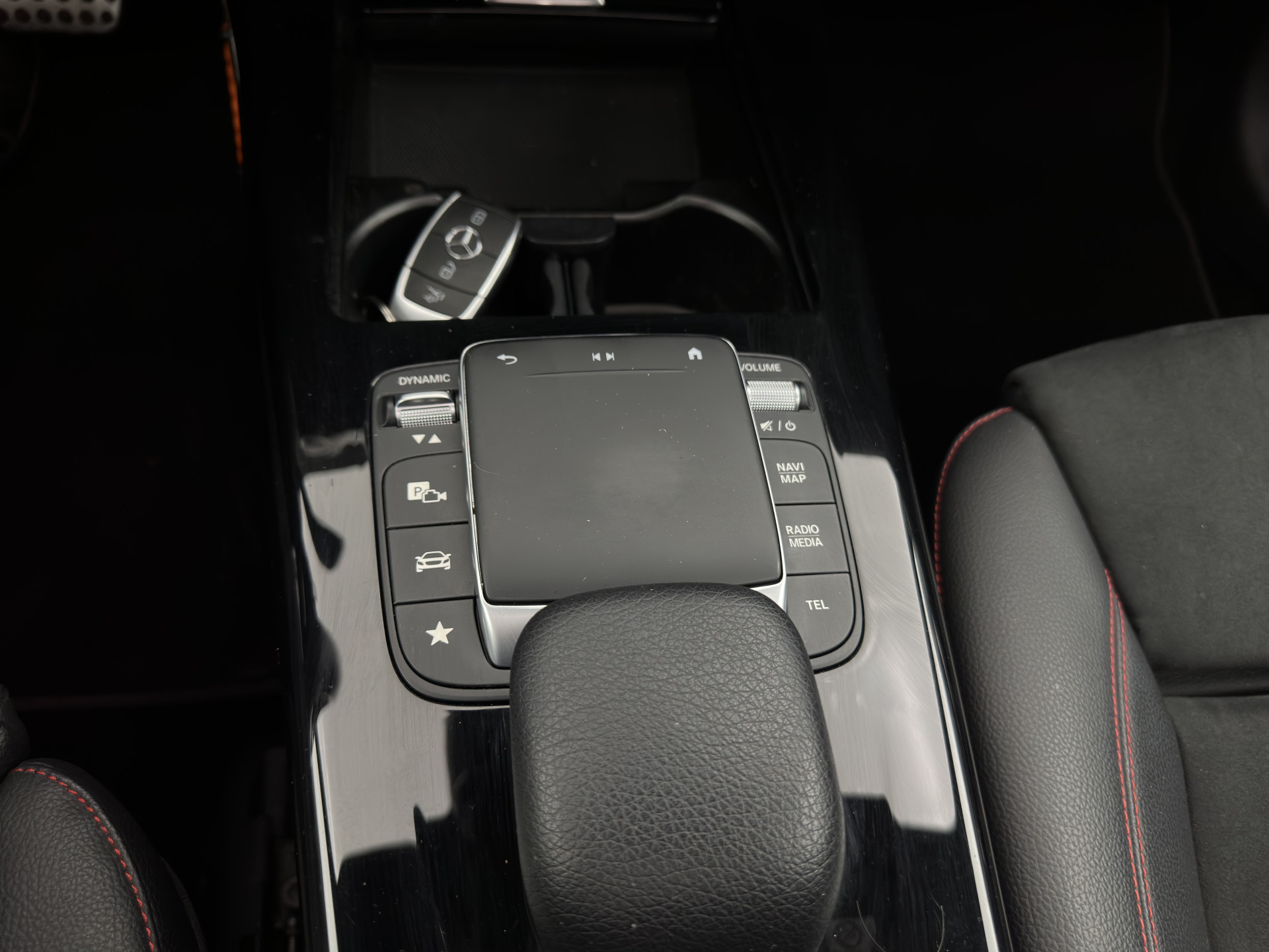 Mercedes-Benz CLA-klasse Shooting Brake 250 e Business Solution AMG Limited (INCL.BTW) *PANO | LEATHER-MICROFIBRE | MULTIBEAM-LED | AMBIENT-LIGT | BLIND-SPOT | HEATED-SPORTSEATS | WIDE-SCREEN-DIGICOCKPIT | DAB+ | NAVI-FULLMAP | CAMERA | PRIVACY-GLASS |  1