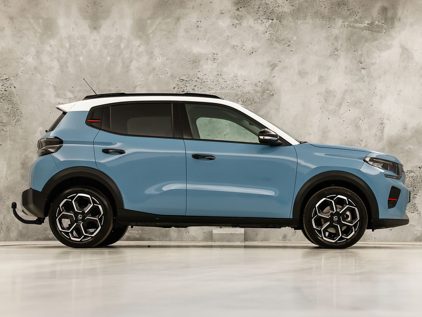 Citroën C3 1.2 Turbo 100pk Max (NIEUW MODEL, APPLE CARPLAY, GROOT NAVI, CAMERA, TREKHAAK, SPORTSTOELEN, GETINT GLAS, CRUISE, LANE ASSIST, NIEUWSTAAT)