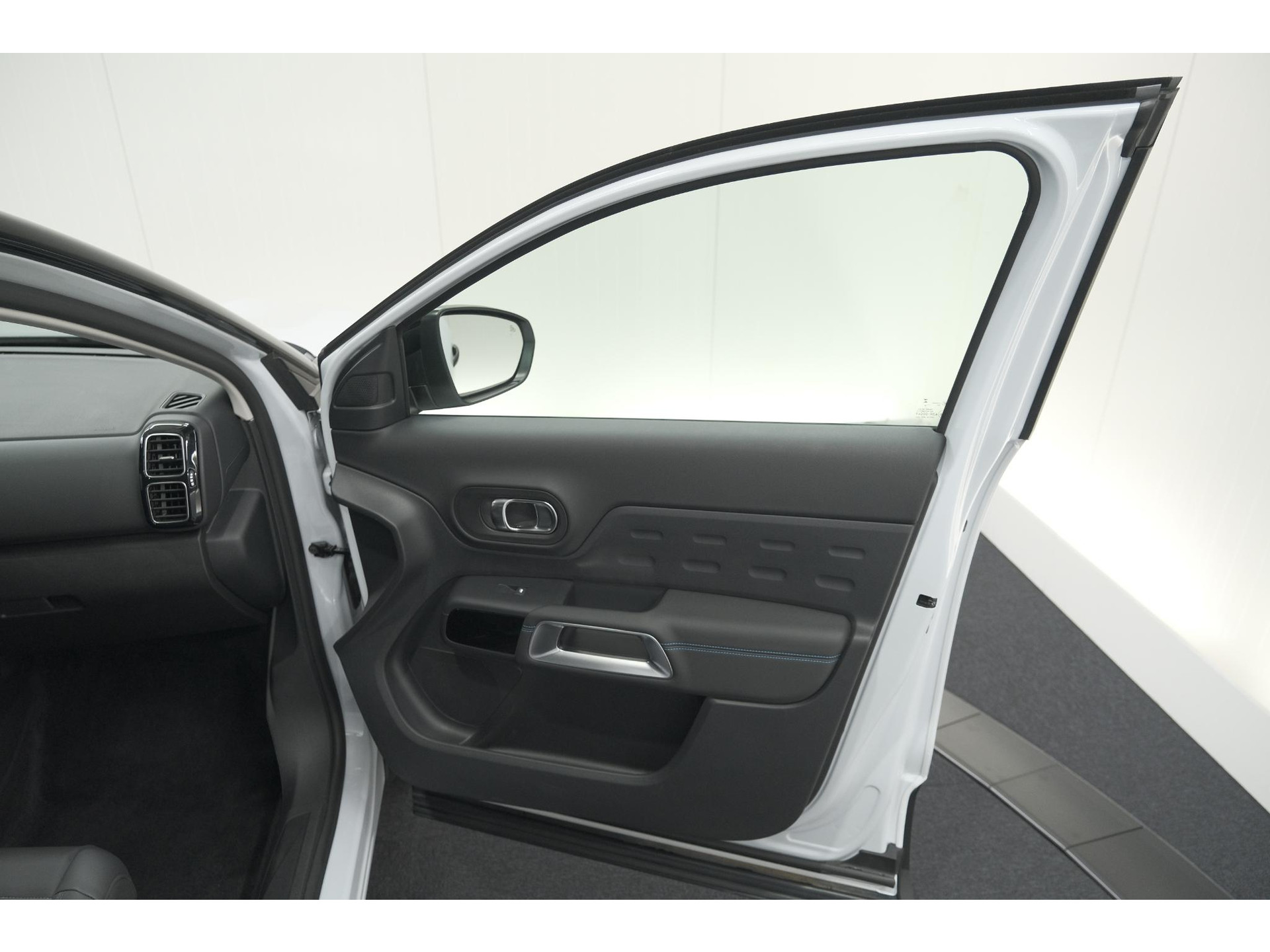 Citroen C5 Aircross 1.2 Hybrid 145pk Max | Camera | Adaptieve Cruise Control | Dodehoekdetectie