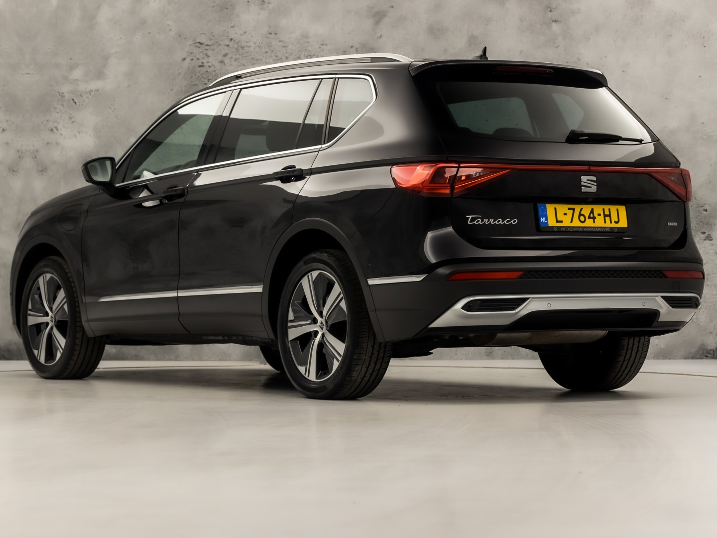 SEAT Tarraco 1.4 TSI e-Hybrid PHEV Xcellence Sport 245Pk Automaat (APPLE CARPLAY, GROOT NAVI, MEMORY SEAT, LEDER, CAMERA, SPORTSTOELEN, STOELVERWARMING, ELEK ACHTERKLEP, GETINT GLAS, NIEUWSTAAT)