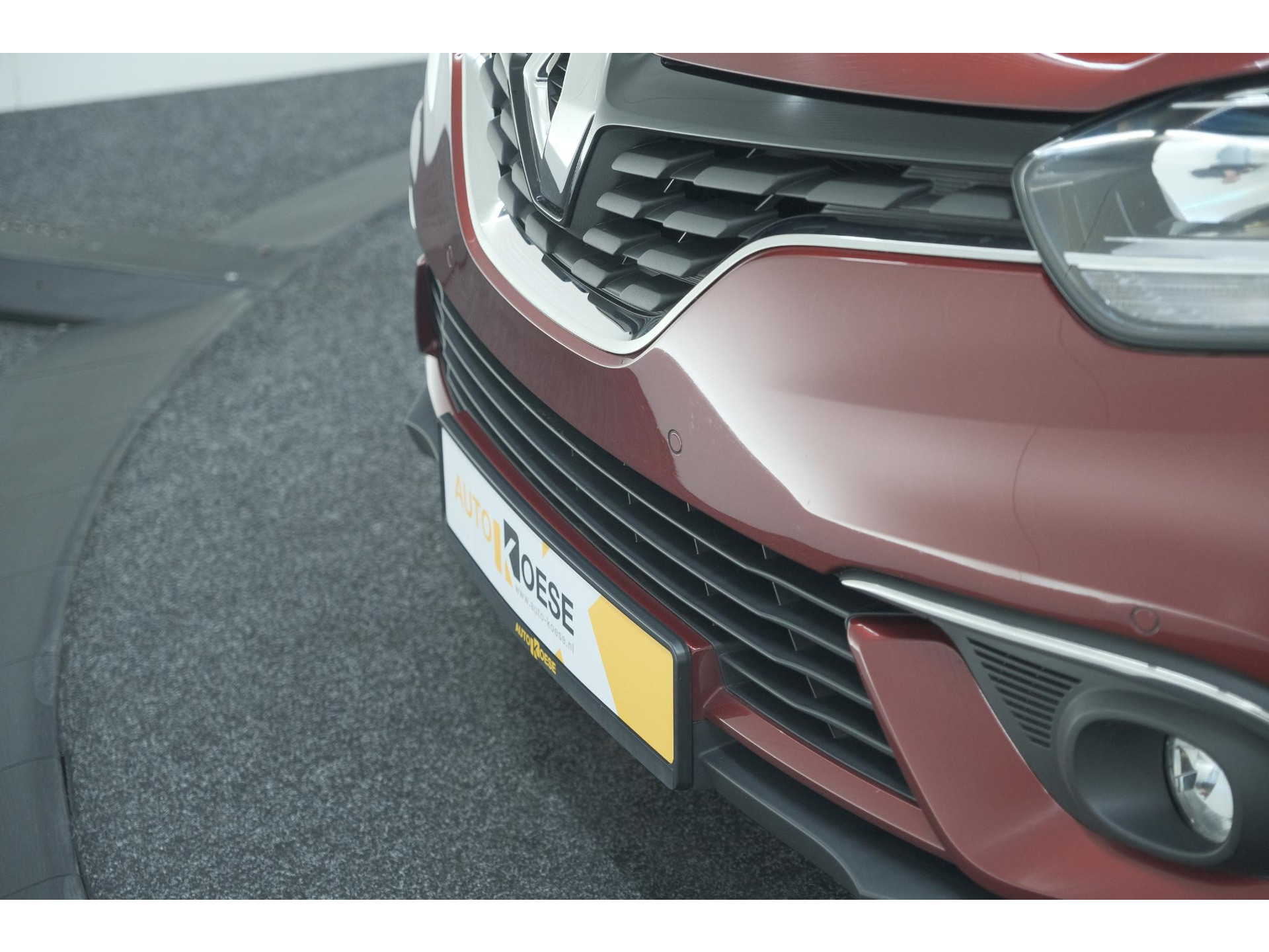 Renault Scénic TCe 140 EDC Limited | Camera | Stoelverwarming | Navigatie | Apple Carplay