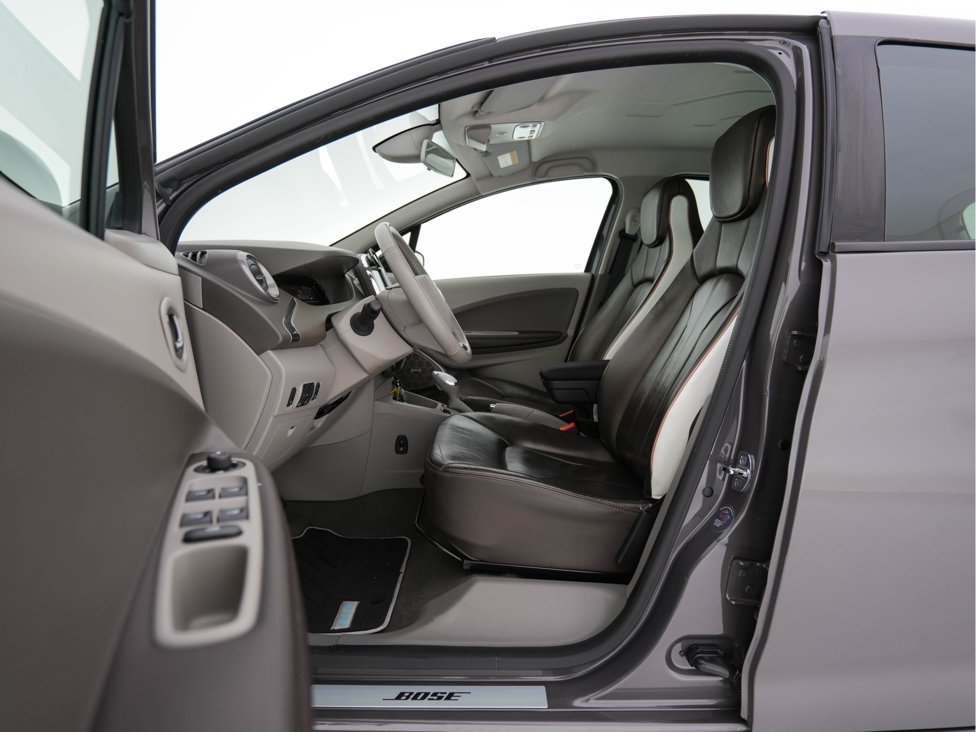 Renault ZOE R90 Bose 41 kWh (Inclusive-Battery) [ 3-Fase-22kW ] {SOH-85%} Aut.*LEATHER | BOSE-AUDIO | NAVI-FULLMAP | FULL-LED | DIGI-COCKPIT | CRUISE | ECC | PDC | PRIVACY-GLASS | HEATED-COMFORTSEATS | 16"ALU*