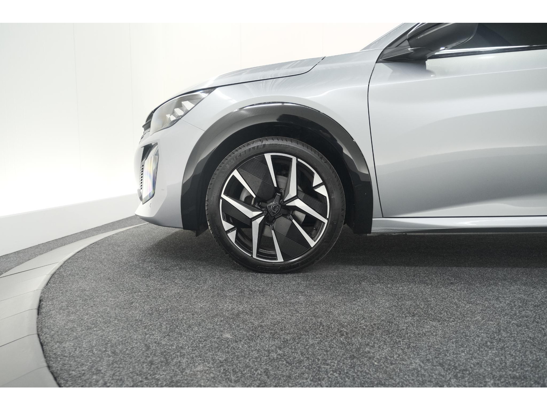 Peugeot 208 PureTech 100 GT | Camera | Navigatie | Apple Carplay | Parkeersensoren