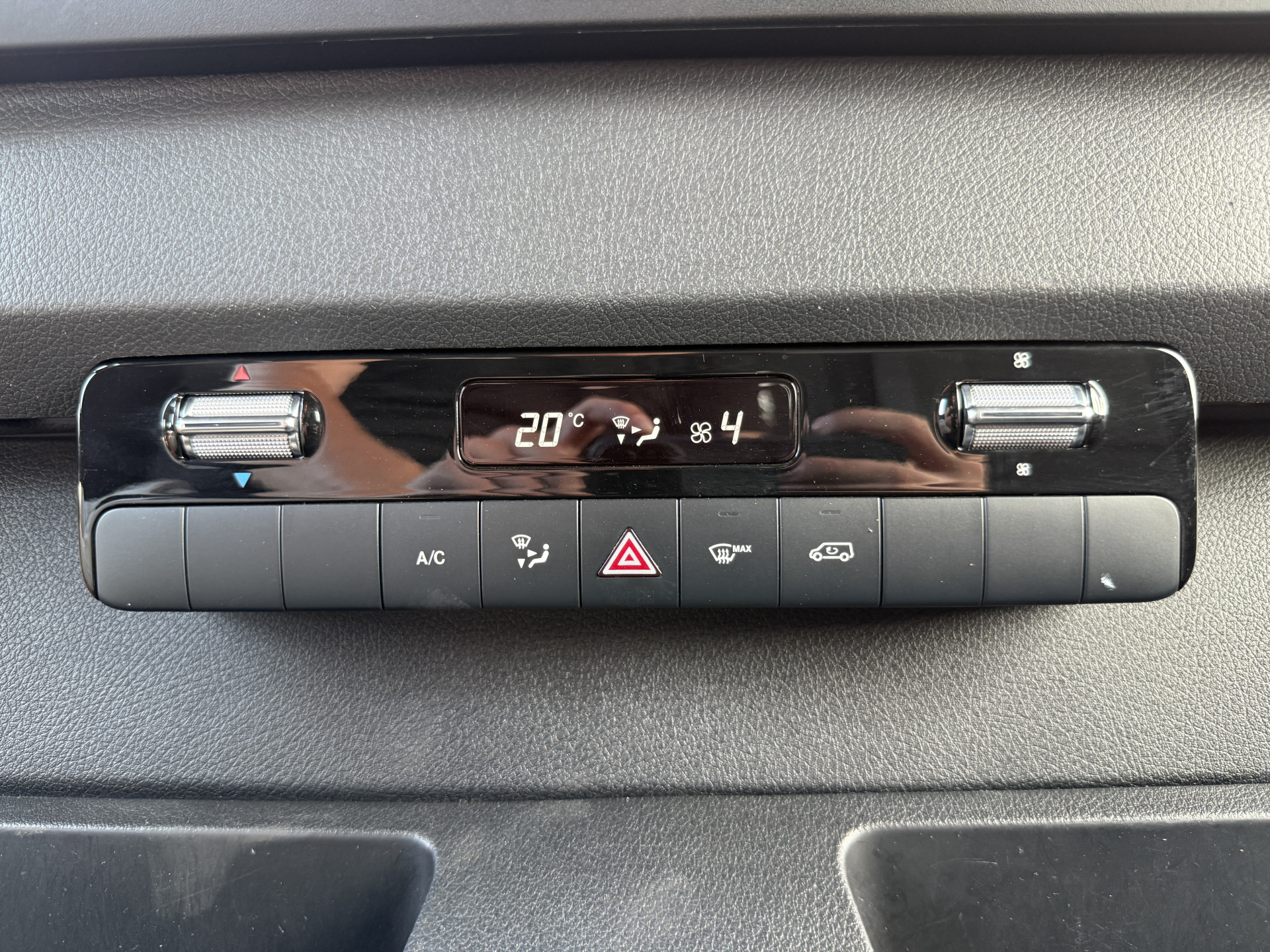 Mercedes-Benz eSprinter 312 55kWh L2H2 Elektrisch 168km WLTP 80kw Snelladen Climate Control