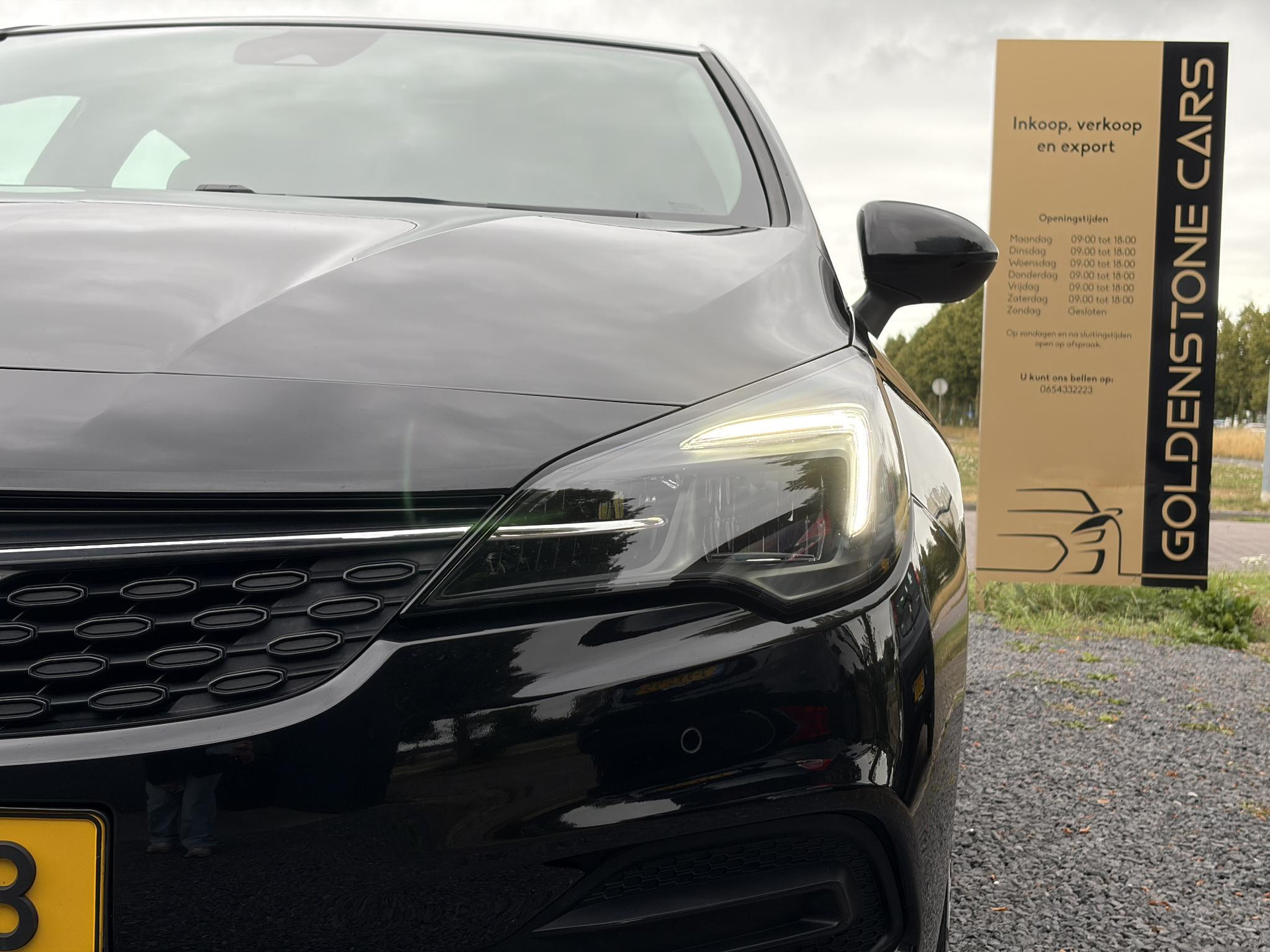 Opel Astra 1.2 Business Elegance 2e Eigenaar l Navi l Camera l Carplay l Keyless l Trekhaak l 110pk l Pdc V+A l Halfleder l 6 Bak l N.A.P l | Lm velgen l Rijstrooksensor l Apk tot 07-2027