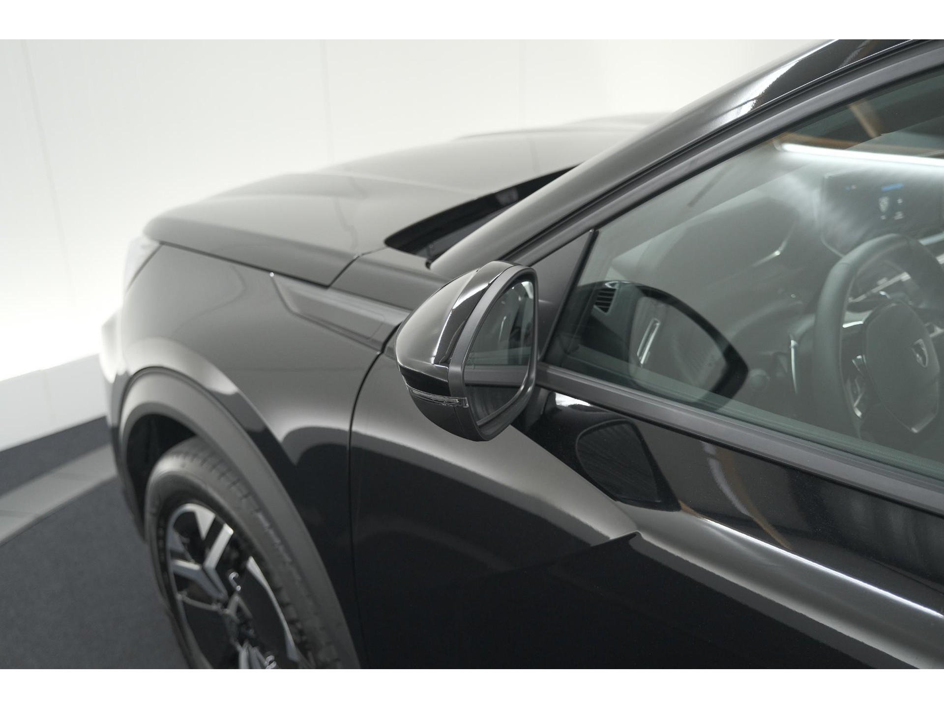 Peugeot 2008 1.2 Hybrid 145 Allure | 360 Camera | Adaptieve Cruise Control | Dodehoekdetectie | Apple Carplay