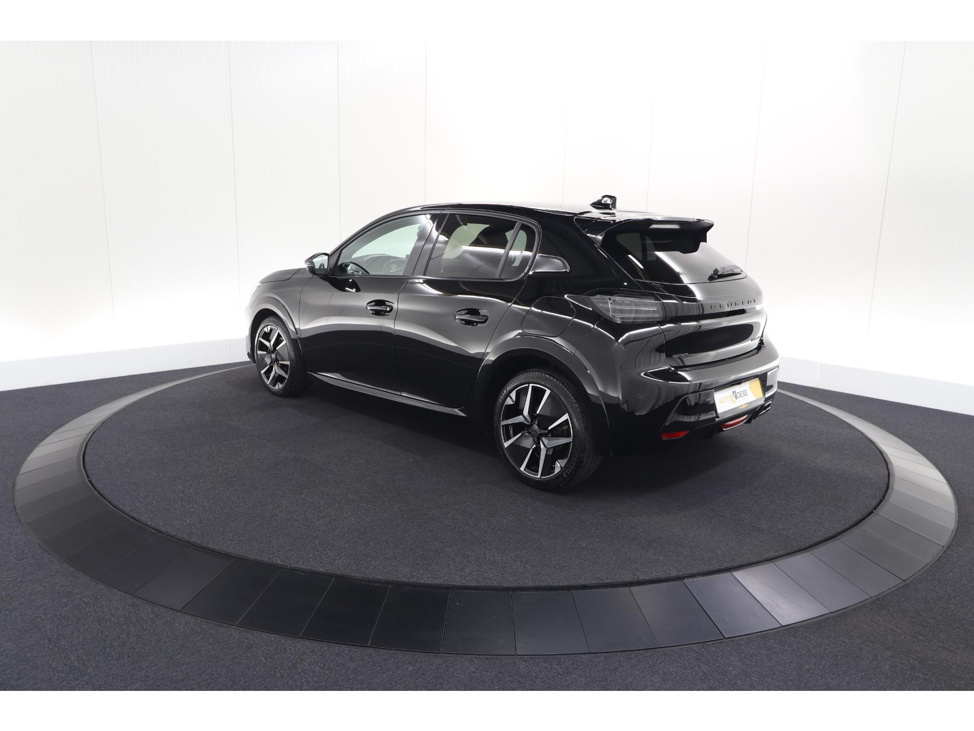 Peugeot 208 1.2 Hybrid 145 e-DCS6 GT | Alcantara Pakket | Camera | Apple Carplay | Stoelverwarming