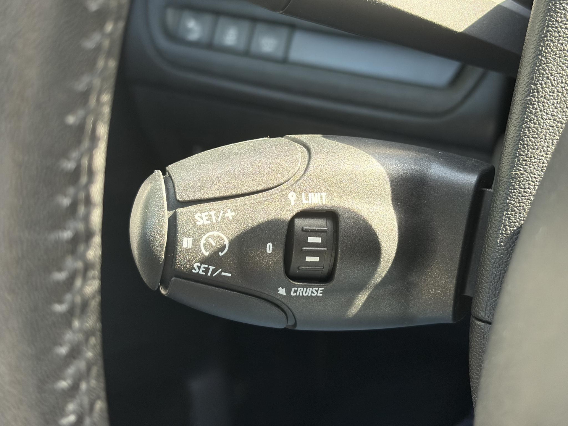 Peugeot 2008 1.2 PureTech Active 110pk,Dealer Onderhouden,Navi,Carplay,Airco,Cruise,Pdc,N.A.P,Apk tot 05-2027