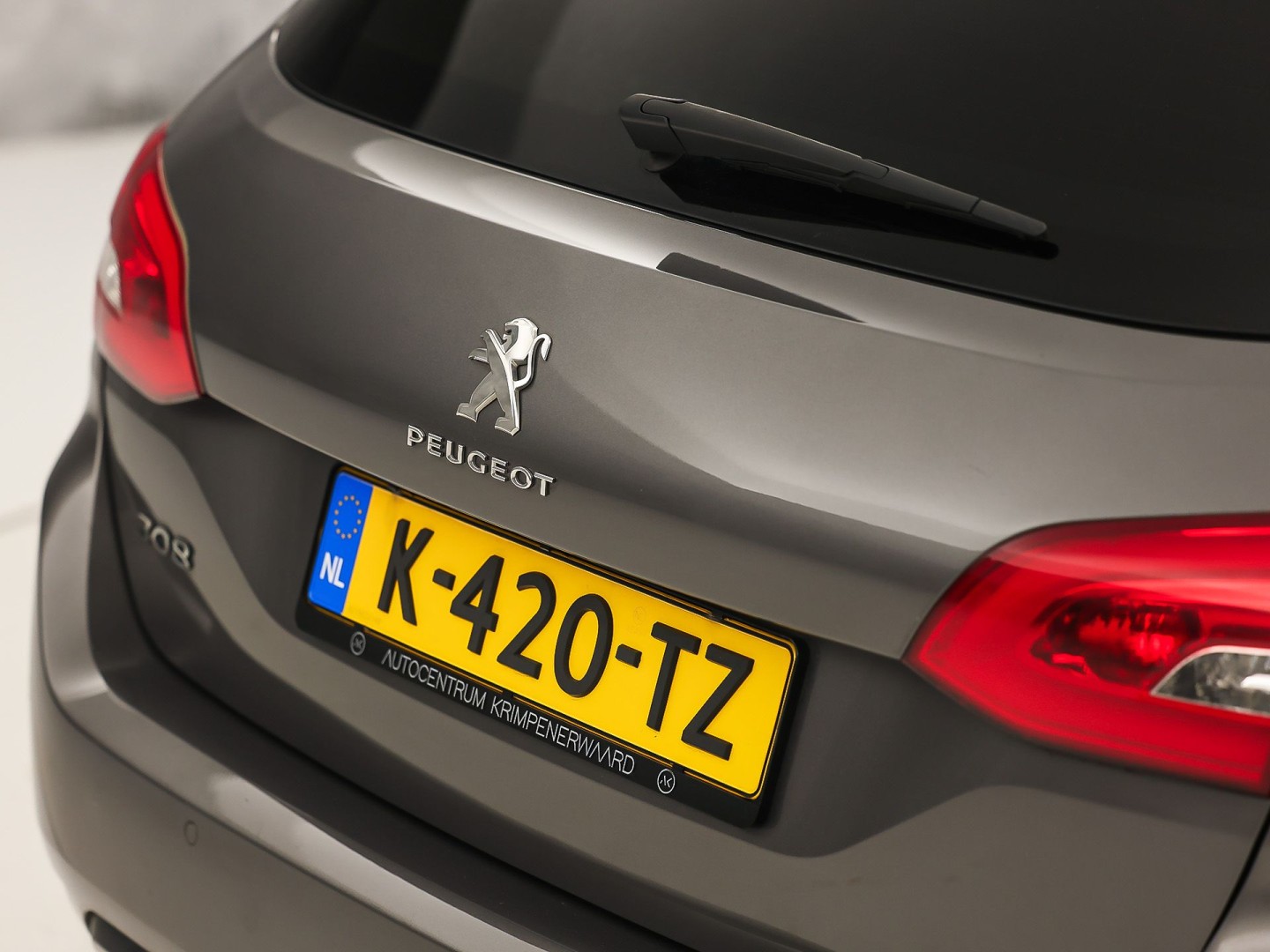 Peugeot 308 SW 1.2 PureTech Allure Sport (VIRTUAL COCKPIT, APPLE CARPLAY, GROOT NAVI, 360 CAMERA, SPORTSTOELEN, LEDER/ALCANTARA, ADAPTIVE CRUISE, NIEUWSTAAT)