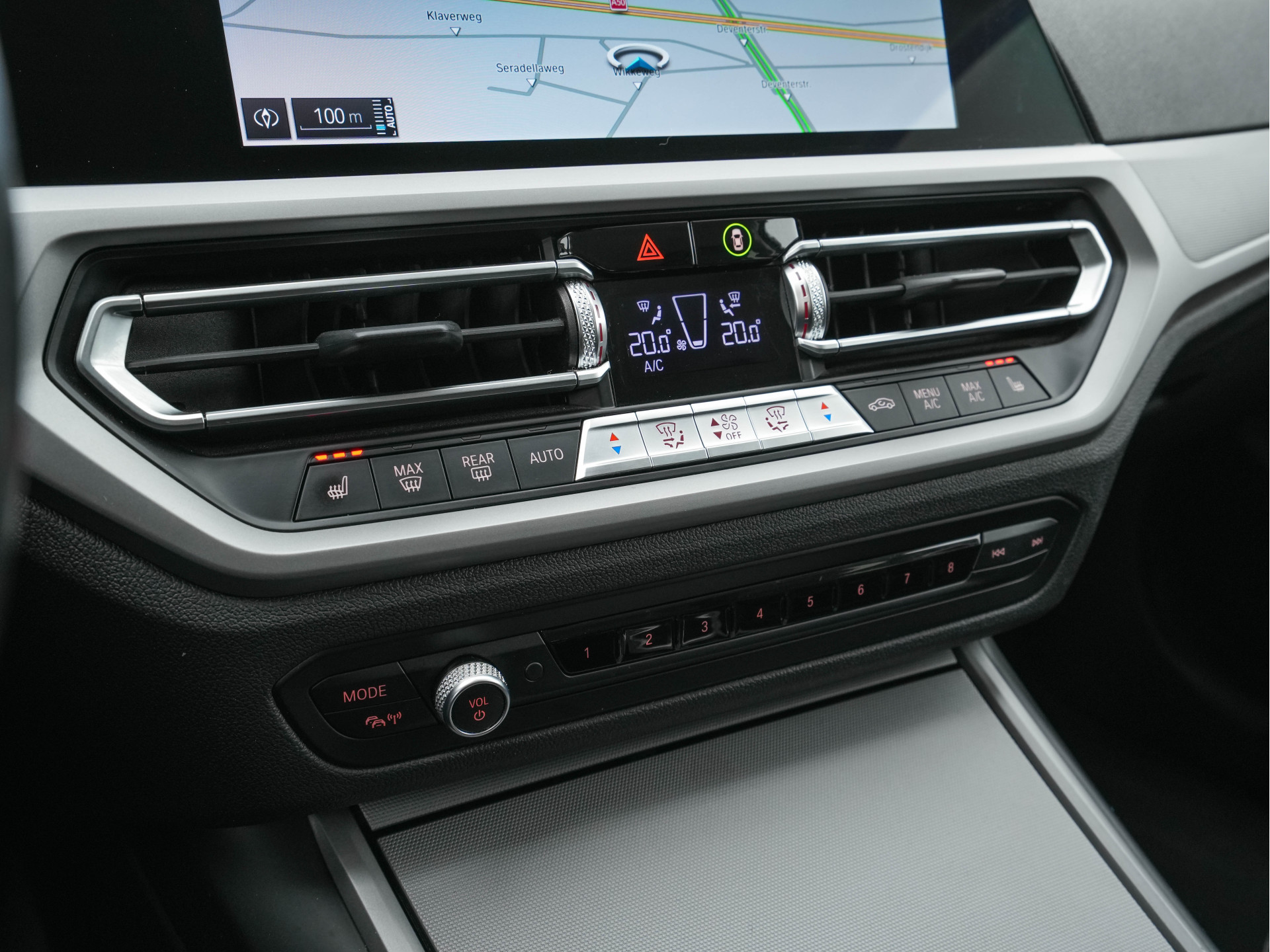 BMW 3-serie Touring 330e Plug-In (INCL-BTW) *LUXURY-LEATHER | NAVI-FULLMAP |  DIGI-COCKPIT | FULL-LED | DAB | ECC | PDC | ADAPTIVE-CRUISE | HEATED-SPORSEATS | KEYLESS | PRIVACY-GLASS | KEYLESS | CARPLAY | TOWBAR | 17"ALU*