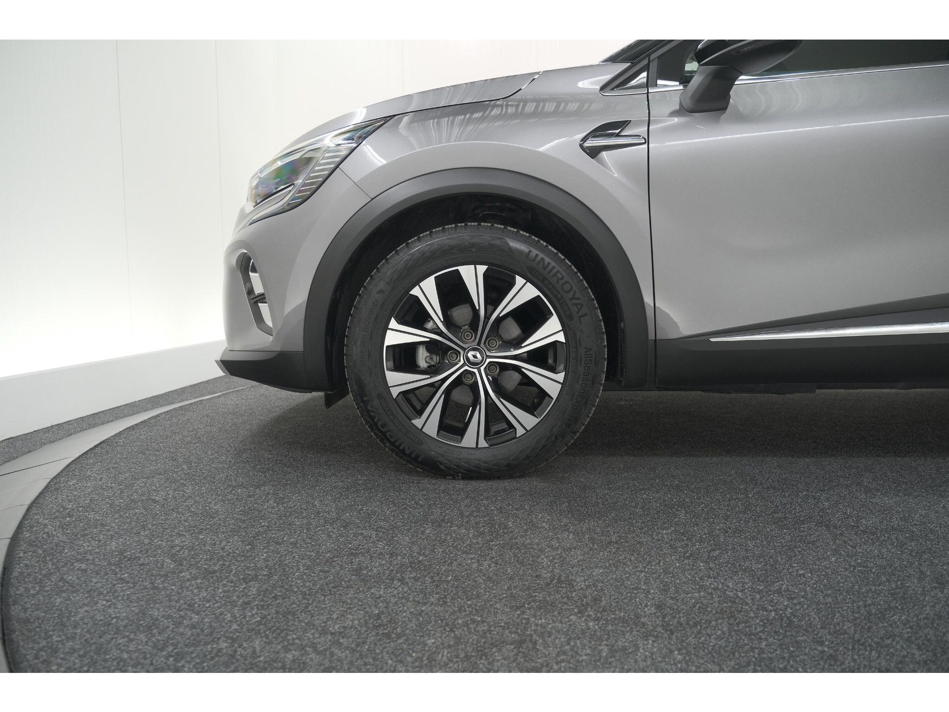Renault Captur Mild Hybrid 140 EDC Techno | Camera | 9.3 Inch Scherm | Apple Carplay | Parkeersensoren | Allseason Banden | Stoelverwarming