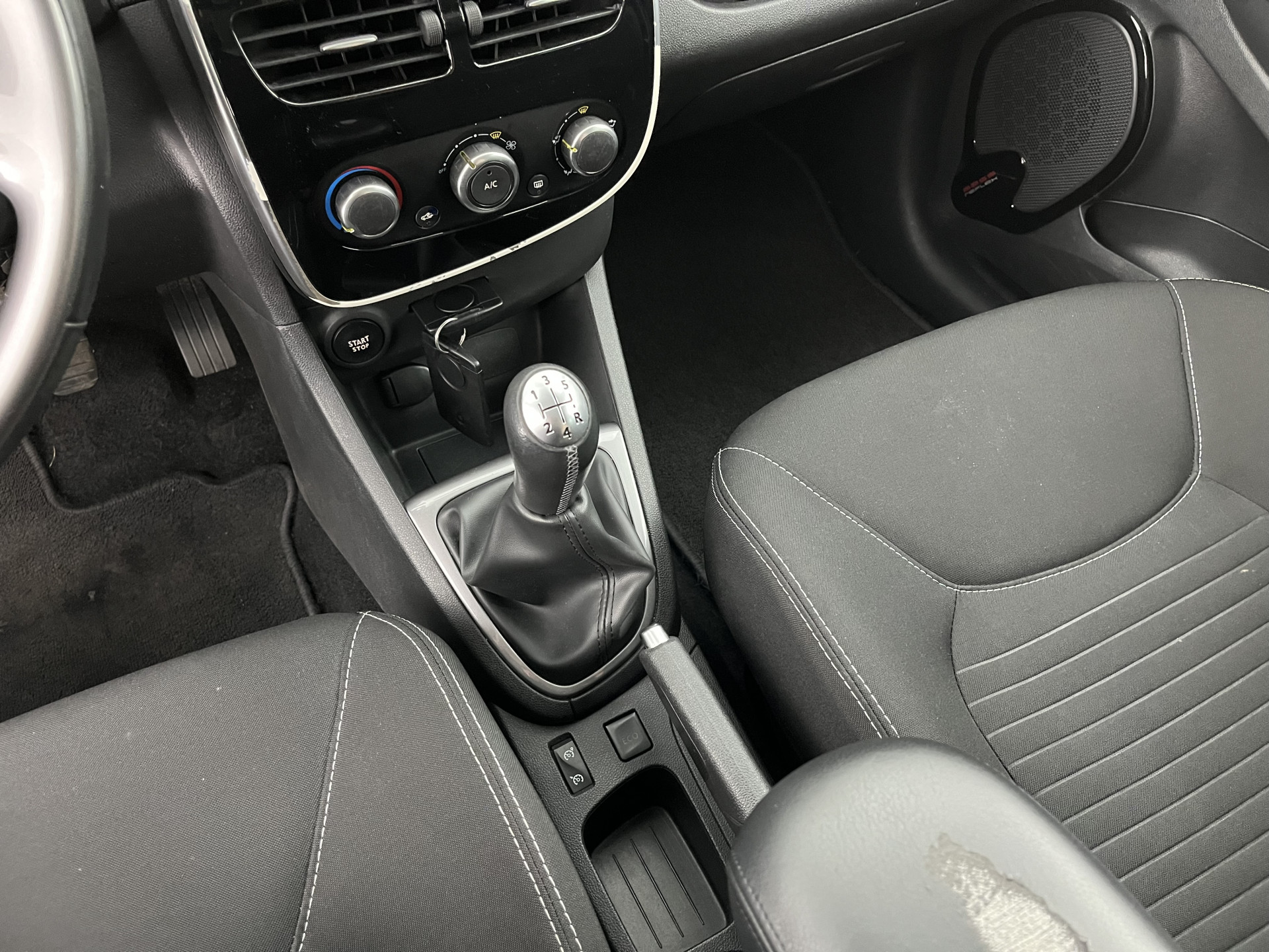 Renault Clio Estate 1.5 dCi ECO Dynamique *NAVI-FULLMAP | AIRCO | CRUISE | KEYLESS | COMFORTSEATS | BASS-REFLEX-AUDIO | PRIVACYGLASS | 16"ALU*