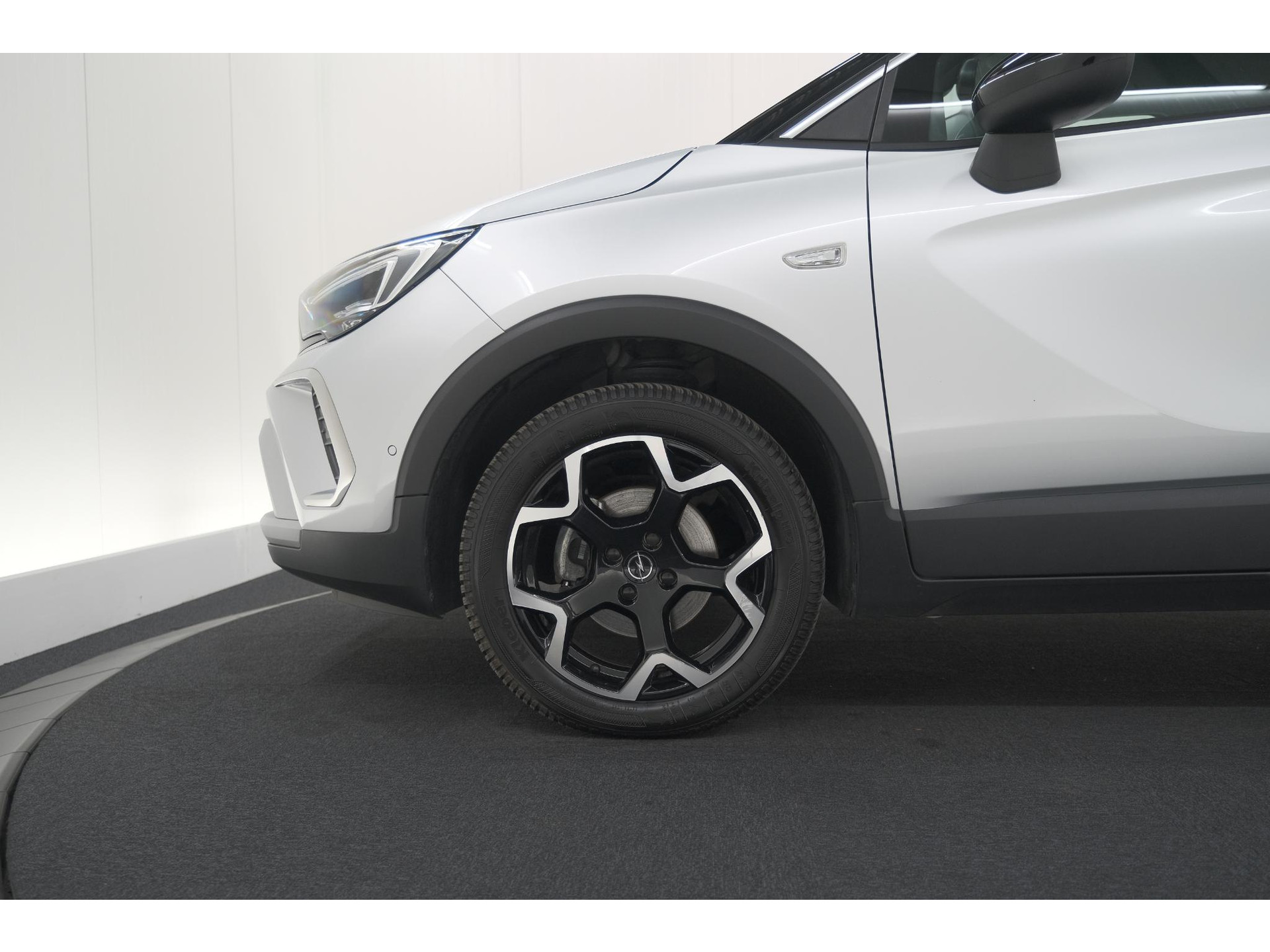 Opel Crossland 1.2 Turbo Ultimate | Camera | Dodehoekdetectie | Comfort Pakket | Apple Carplay