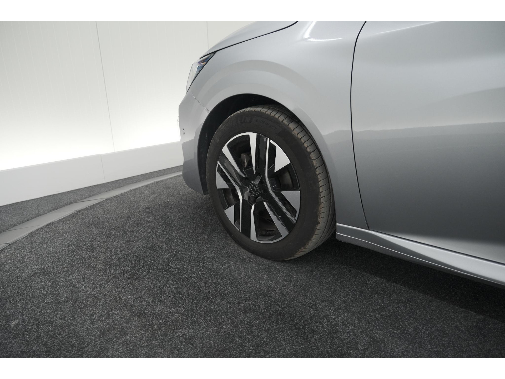 Peugeot 208 PureTech 100 Allure | 360 Camera | Dodehoekdetectie | Apple Carplay