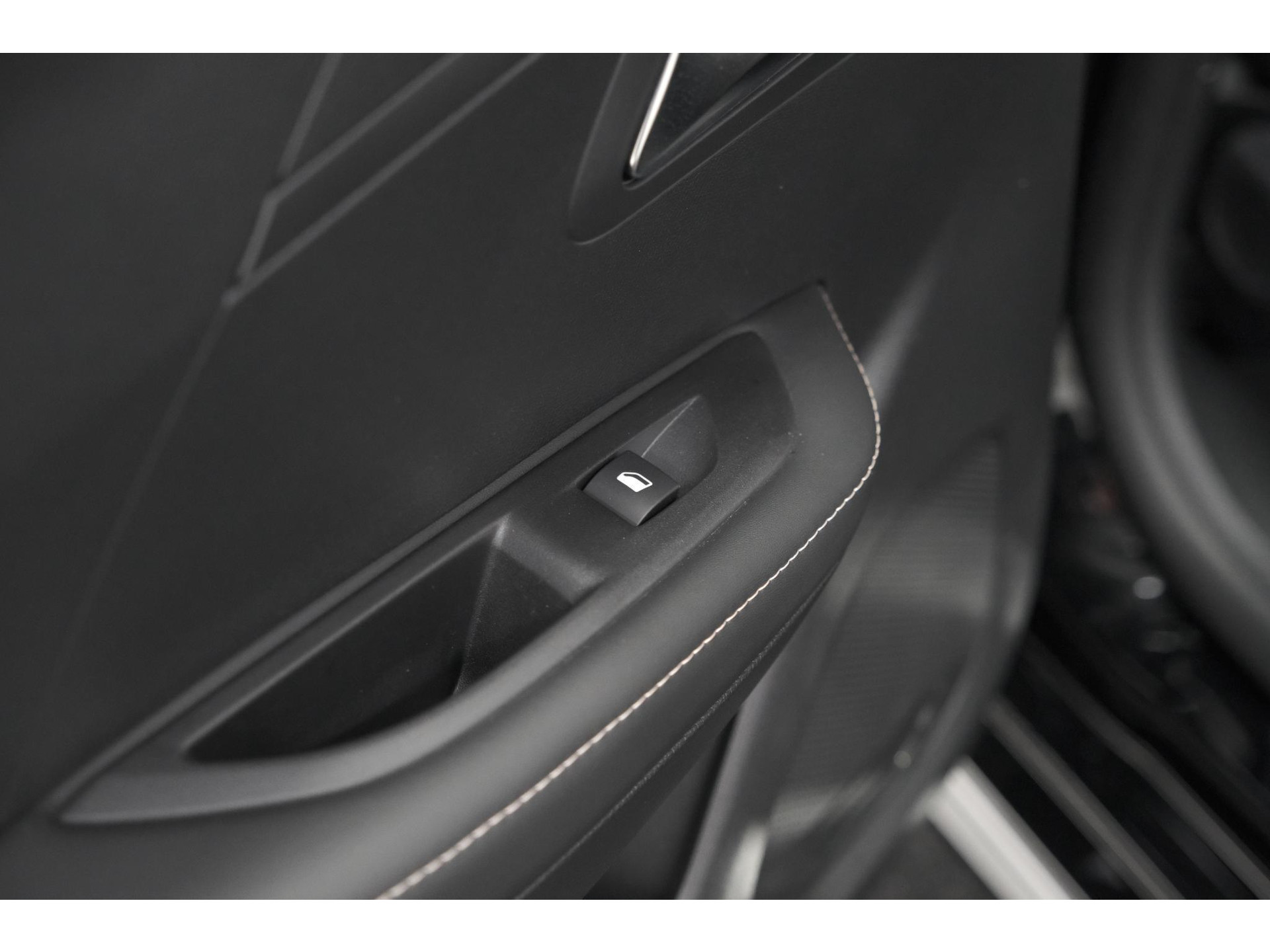 Peugeot 208 PureTech 100 Allure | 360 Camera | Dodehoekdetectie | Navigatie