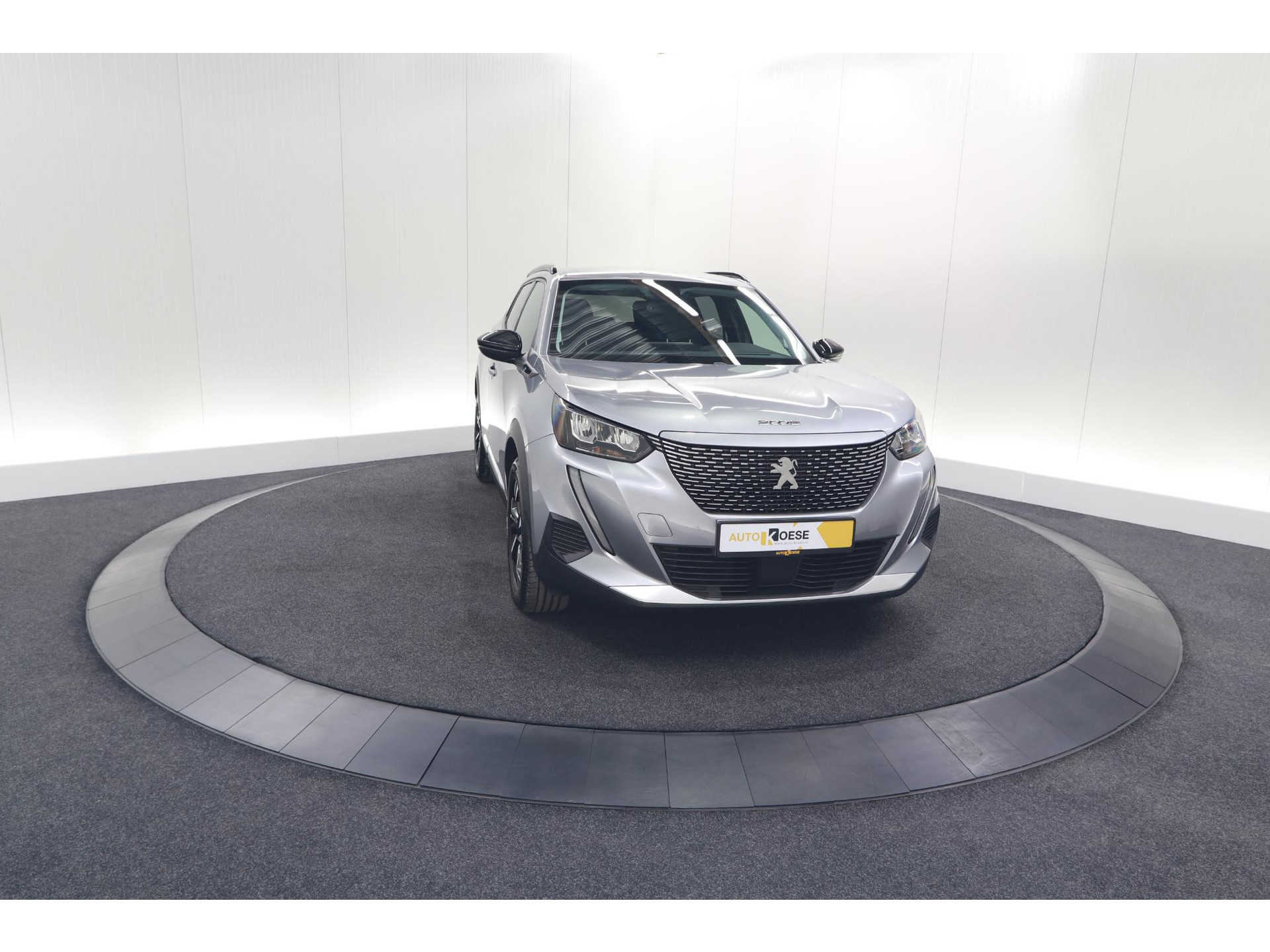 Peugeot e-2008 EV Allure Pack 50 kWh | 3 Fase Laadfunctie | Camera | Navigatie | Parkeersensoren | Apple Carplay