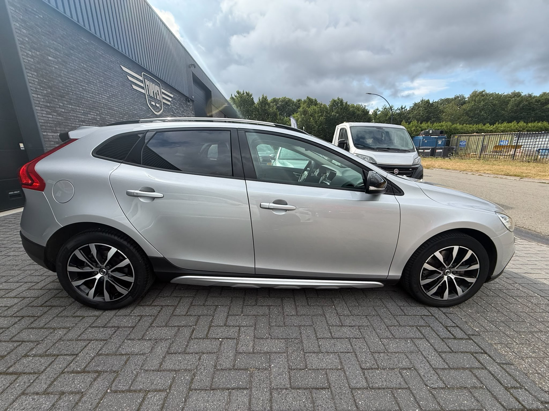 Volvo V40 Cross Country 1.5 T3 Summum | 2E EIGENAAR | 3/6 of 12 MND GARANTIE | PANO DAK | CAMERA | NAVI | MEMORY |