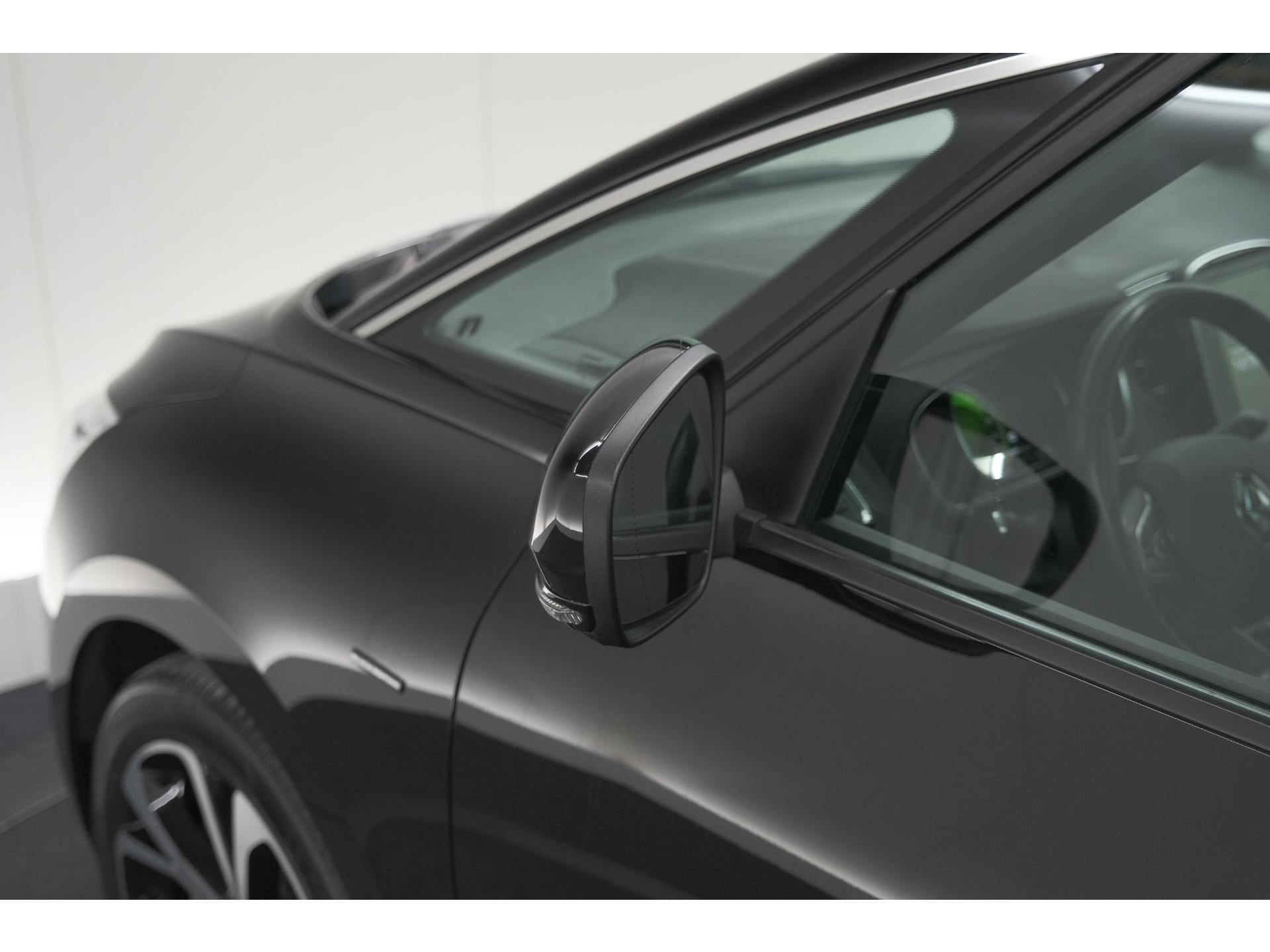 Renault Scénic TCE 160 EDC Black Edition | Trekhaak | Adaptieve Cruise Control | BOSE Premium Audio | Panoramadak