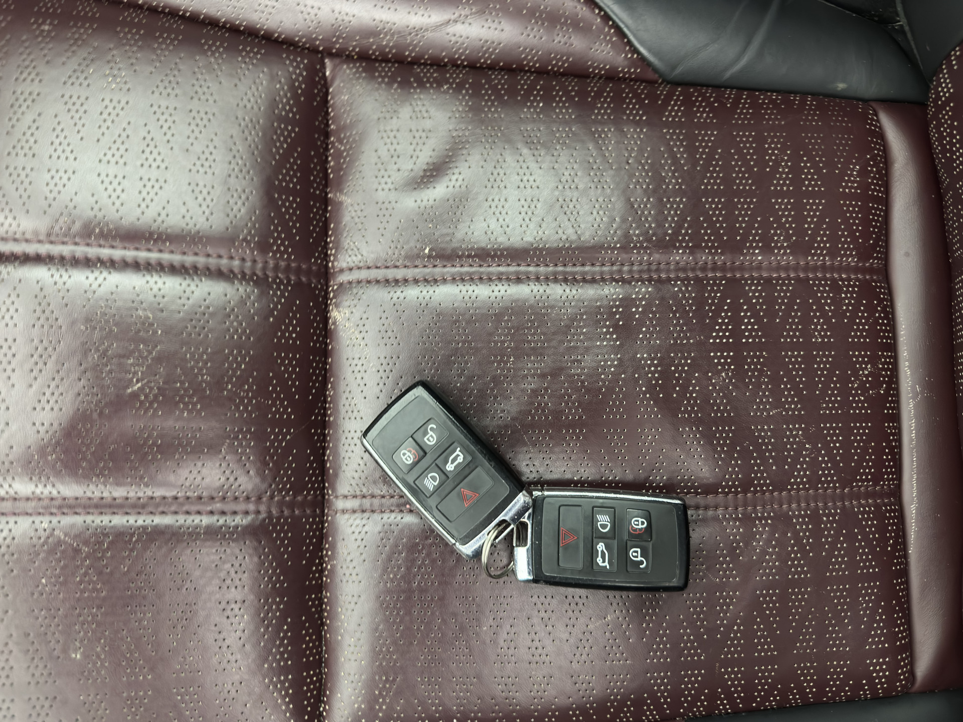 Land Rover Range Rover Evoque 2.0 D150 R-Dynamic *PANO | LEATHER | FULL-LED | NAVI-FULLMAP | CAMERA | KEYLESS | ECC | TOPVIEW | CARPLAY | HEATED-COMFORTSEATS | PDC | CRUISE | PRIVACY-GLASS | 20''ALU*