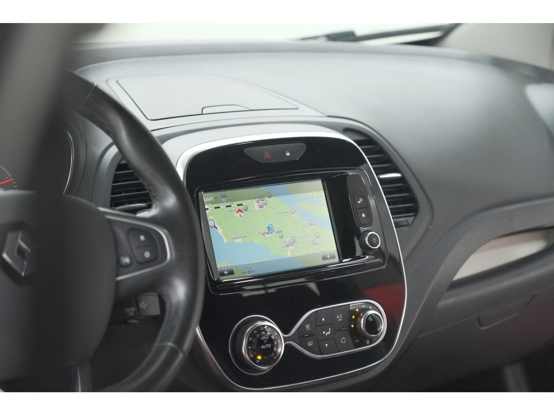 Renault Captur TCe 120 EDC Intens | Trekhaak | Camera | Navigatie | Parkeersensoren